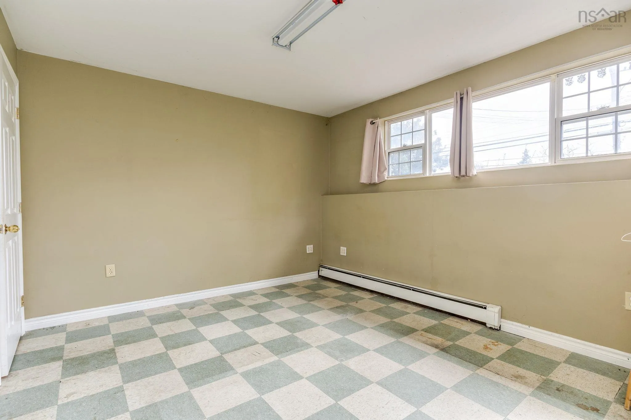 69 Lakecrest Drive, Dartmouth, NS B2X 1V5, ,Commercial Sale,For Sale,Lakecrest,202524556