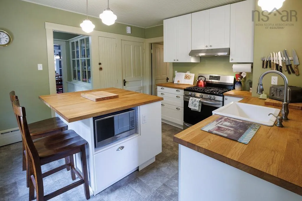 68 School Street, Annapolis Royal, NS B0S 1A0, 3 Bedrooms Bedrooms, ,2 BathroomsBathrooms,Residential,For Sale,School,202522380