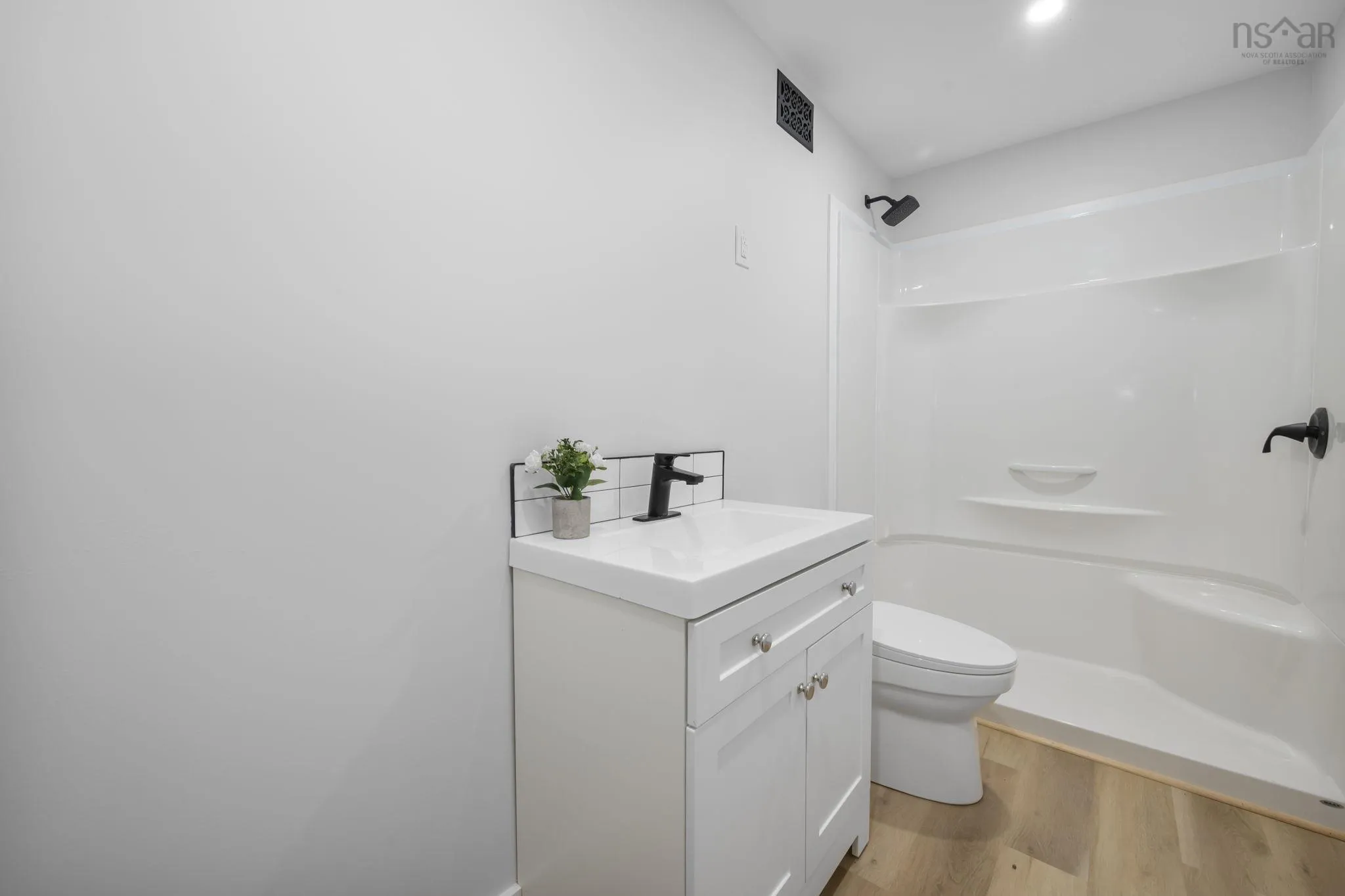 141 Campbell Avenue, Windsor, NS B0N 2T0, 3 Bedrooms Bedrooms, ,2 BathroomsBathrooms,Residential,For Sale,Campbell,202524183