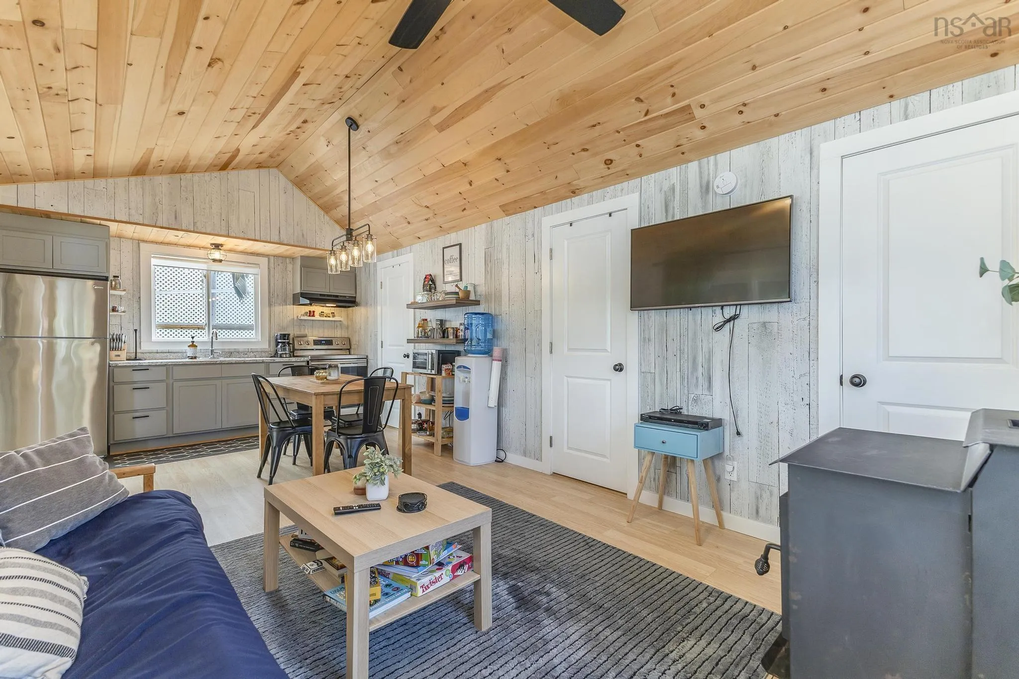 18 Fenwick Rd, Eden Lake, NS B2H 5C7, 2 Bedrooms Bedrooms, ,1 BathroomBathrooms,Residential,For Sale,Fenwick Rd,202517553
