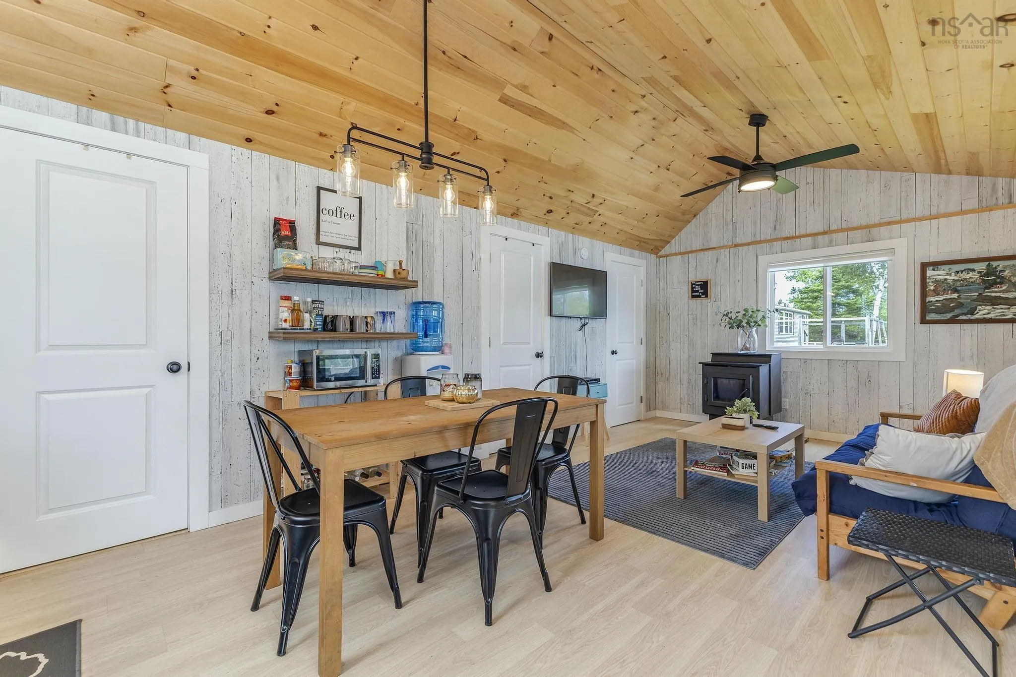 18 Fenwick Rd, Eden Lake, NS B2H 5C7, 2 Bedrooms Bedrooms, ,1 BathroomBathrooms,Residential,For Sale,Fenwick Rd,202517553