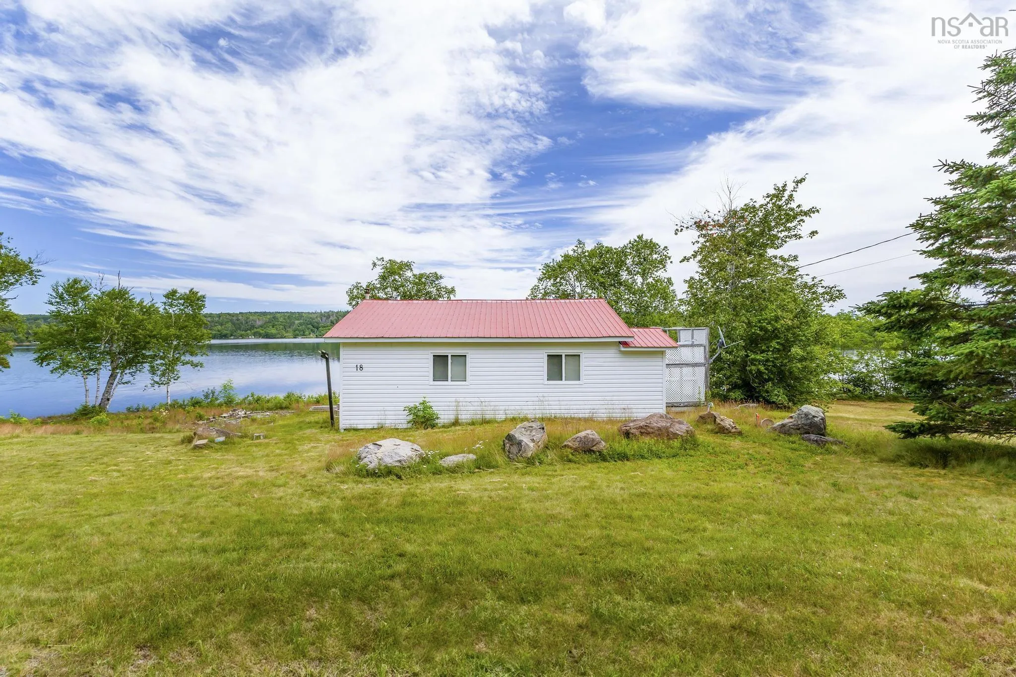18 Fenwick Rd, Eden Lake, NS B2H 5C7, 2 Bedrooms Bedrooms, ,1 BathroomBathrooms,Residential,For Sale,Fenwick Rd,202517553
