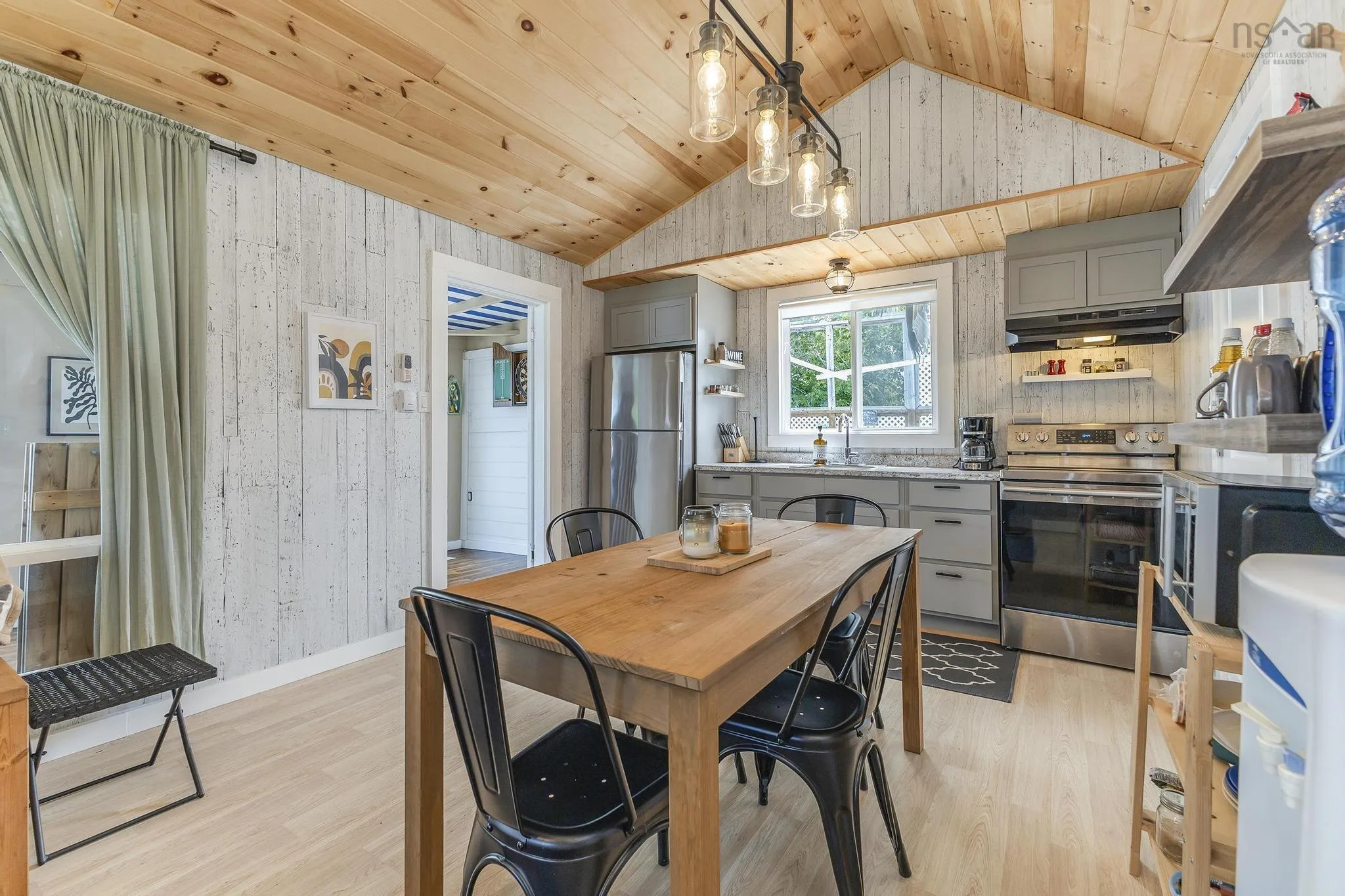 18 Fenwick Rd, Eden Lake, NS B2H 5C7, 2 Bedrooms Bedrooms, ,1 BathroomBathrooms,Residential,For Sale,Fenwick Rd,202517553