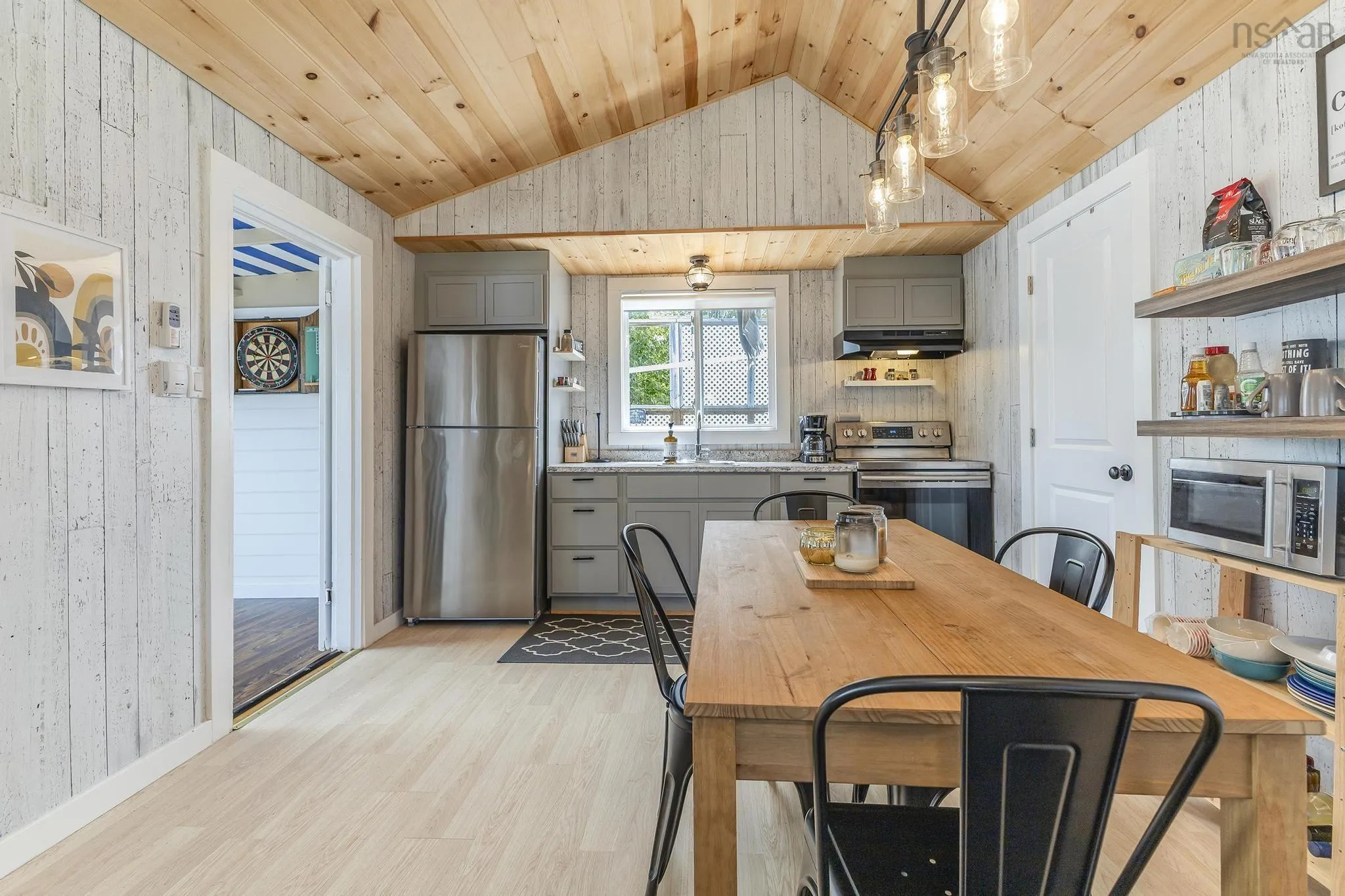 18 Fenwick Rd, Eden Lake, NS B2H 5C7, 2 Bedrooms Bedrooms, ,1 BathroomBathrooms,Residential,For Sale,Fenwick Rd,202517553