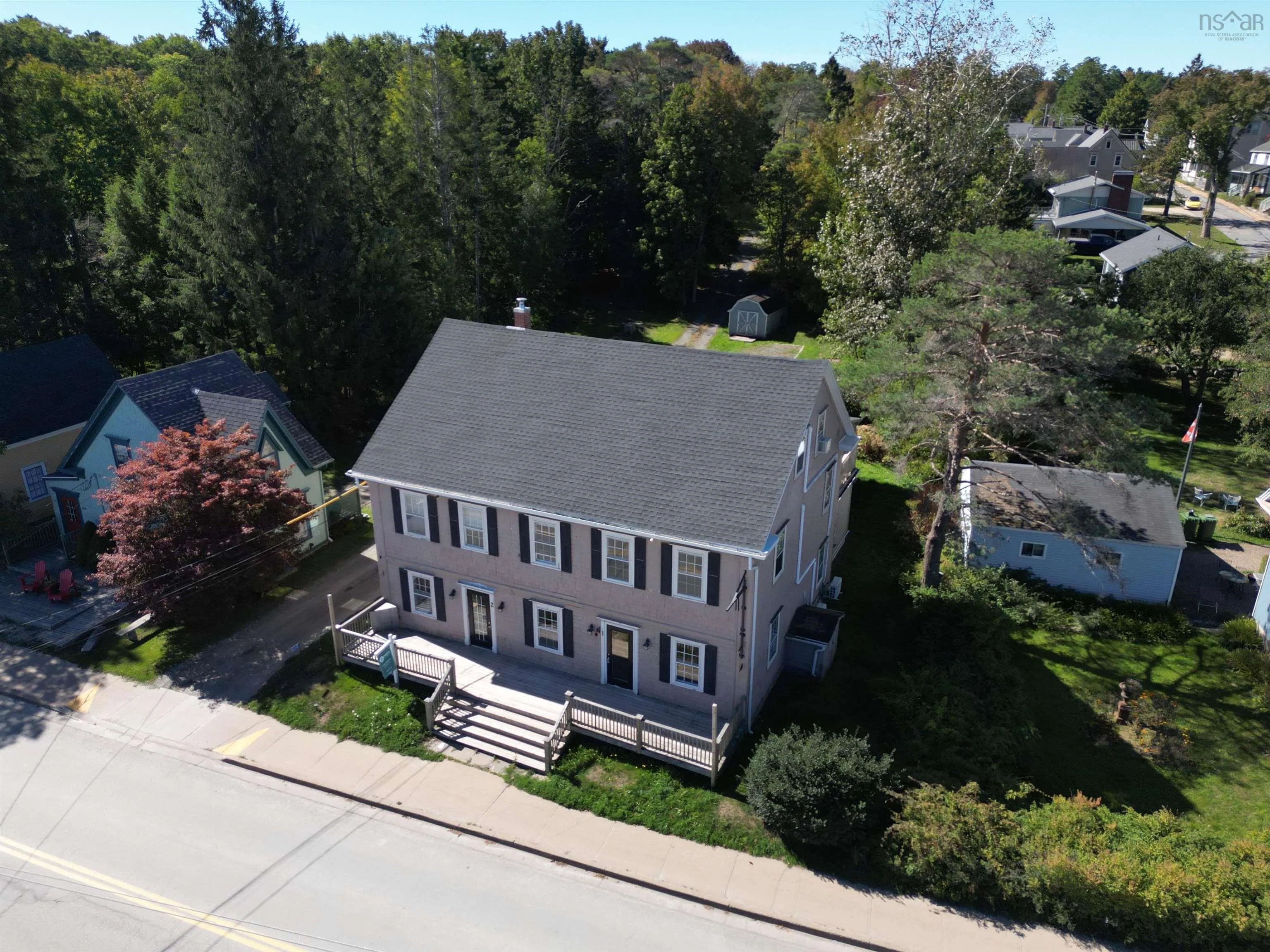 662 Main Street, Mahone Bay, NS B0J 2E0, 5 Bedrooms Bedrooms, ,Residential Income,For Sale,Main,202523964