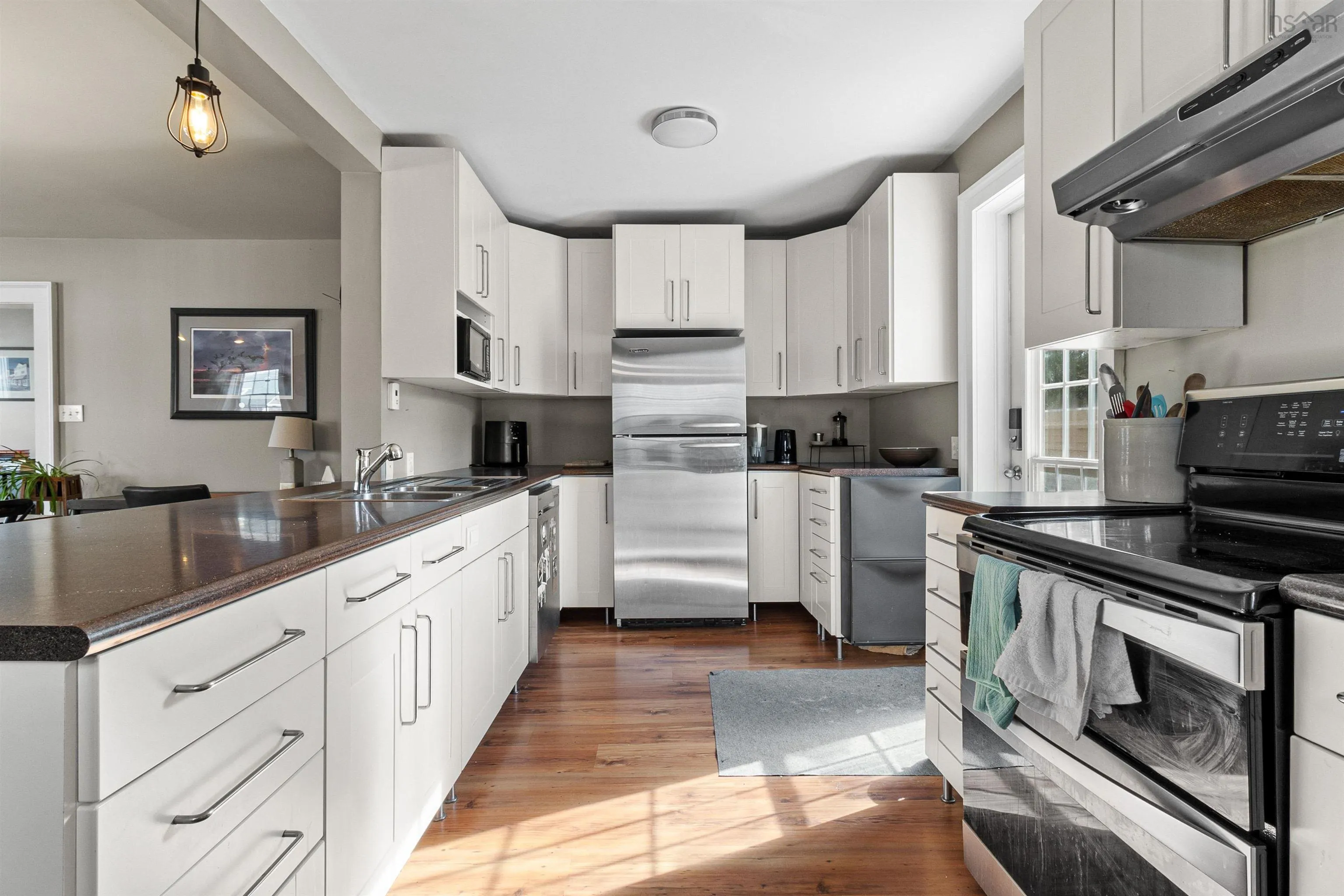 662 Main Street, Mahone Bay, NS B0J 2E0, 5 Bedrooms Bedrooms, ,Residential Income,For Sale,Main,202523964