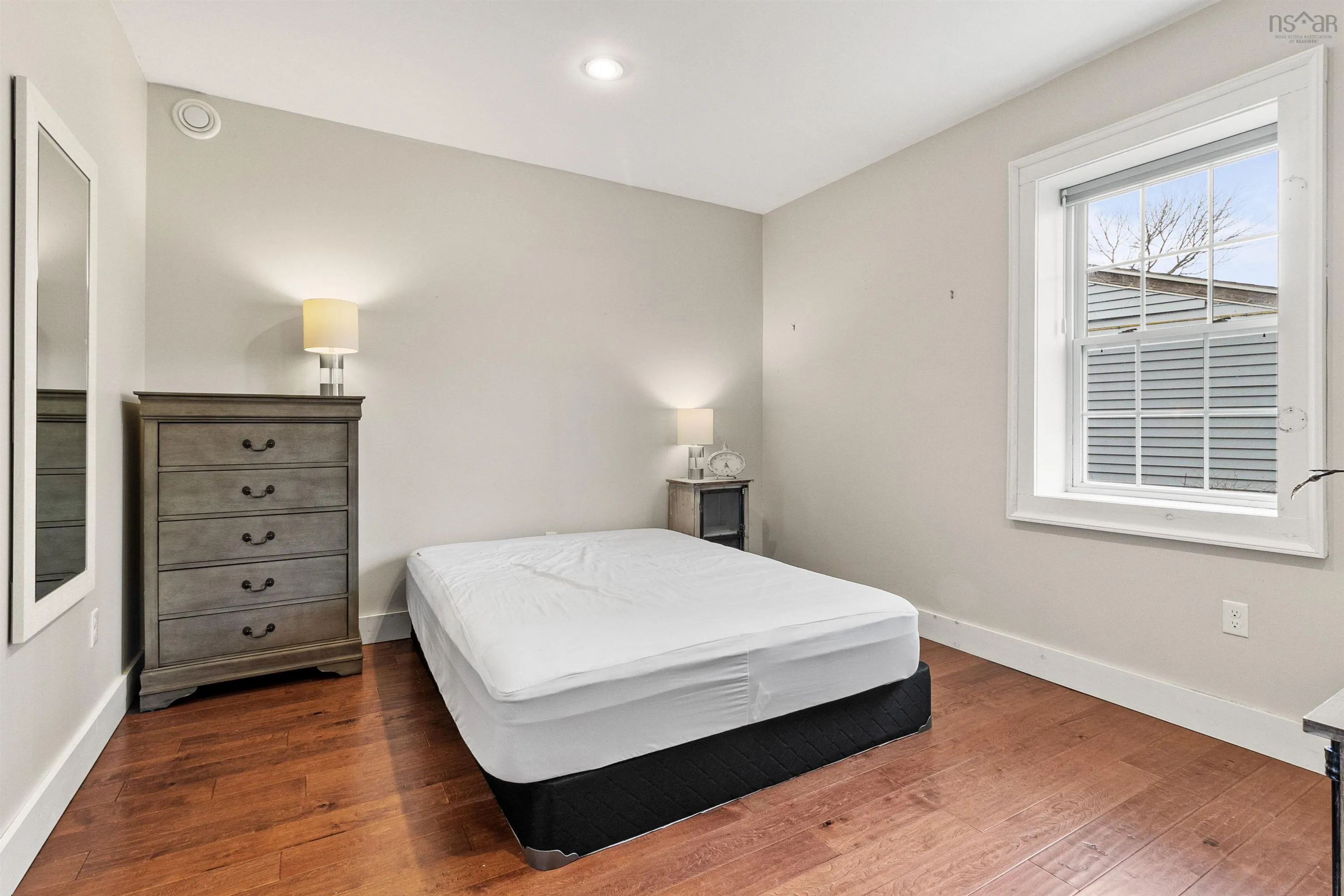 662 Main Street, Mahone Bay, NS B0J 2E0, 5 Bedrooms Bedrooms, ,Residential Income,For Sale,Main,202523964