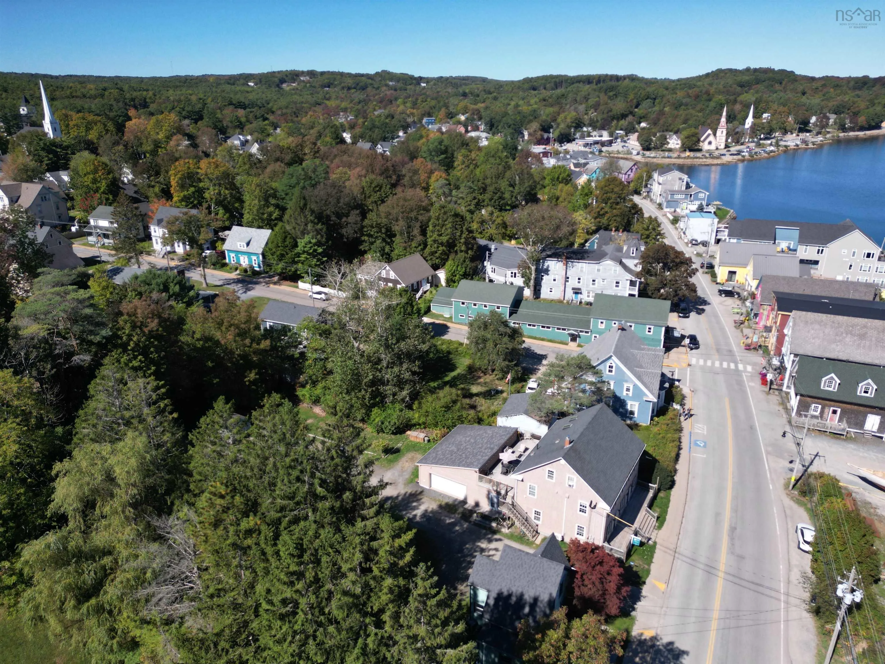 662 Main Street, Mahone Bay, NS B0J 2E0, 5 Bedrooms Bedrooms, ,Residential Income,For Sale,Main,202523964