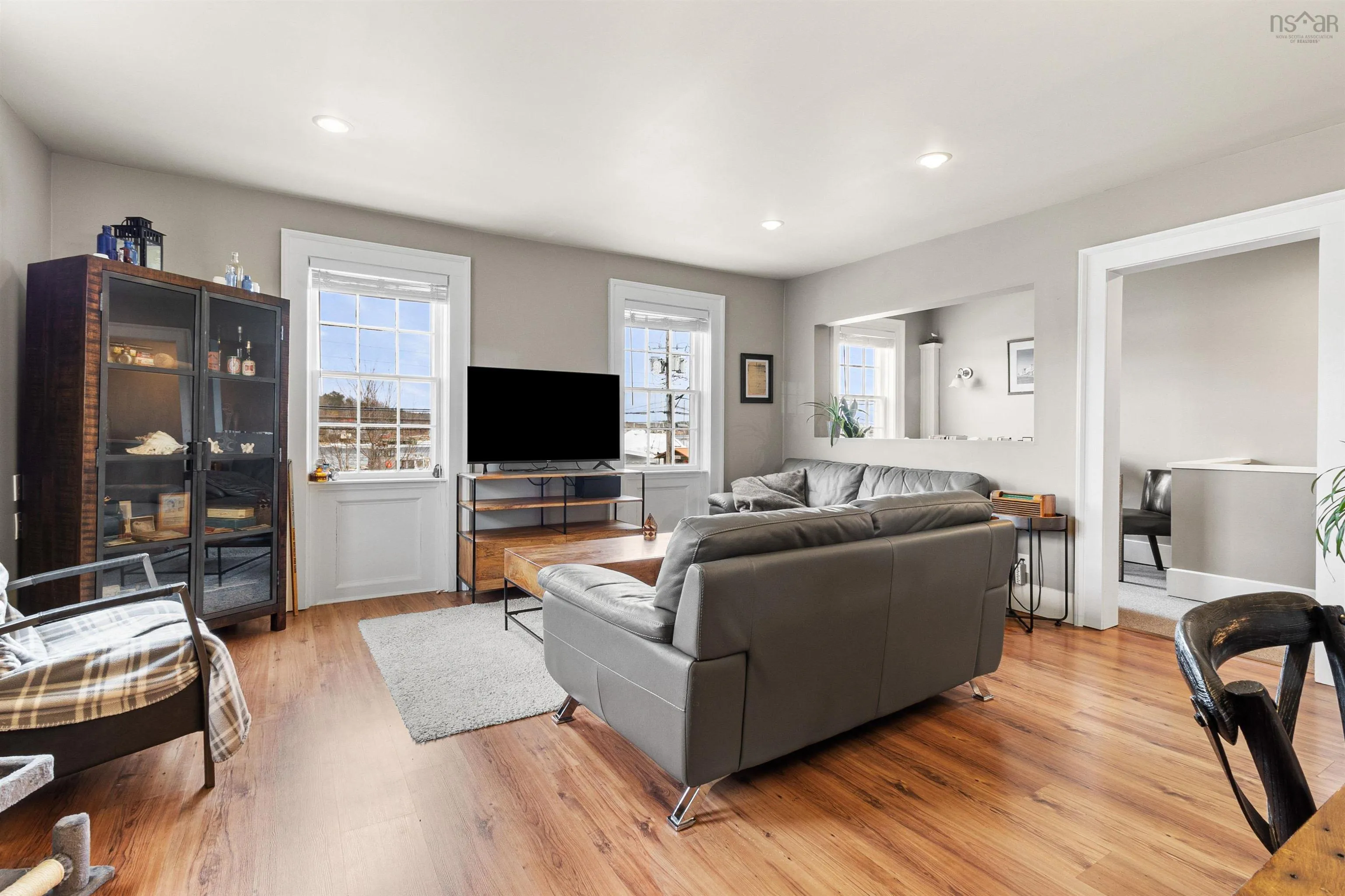 662 Main Street, Mahone Bay, NS B0J 2E0, 5 Bedrooms Bedrooms, ,Residential Income,For Sale,Main,202523964