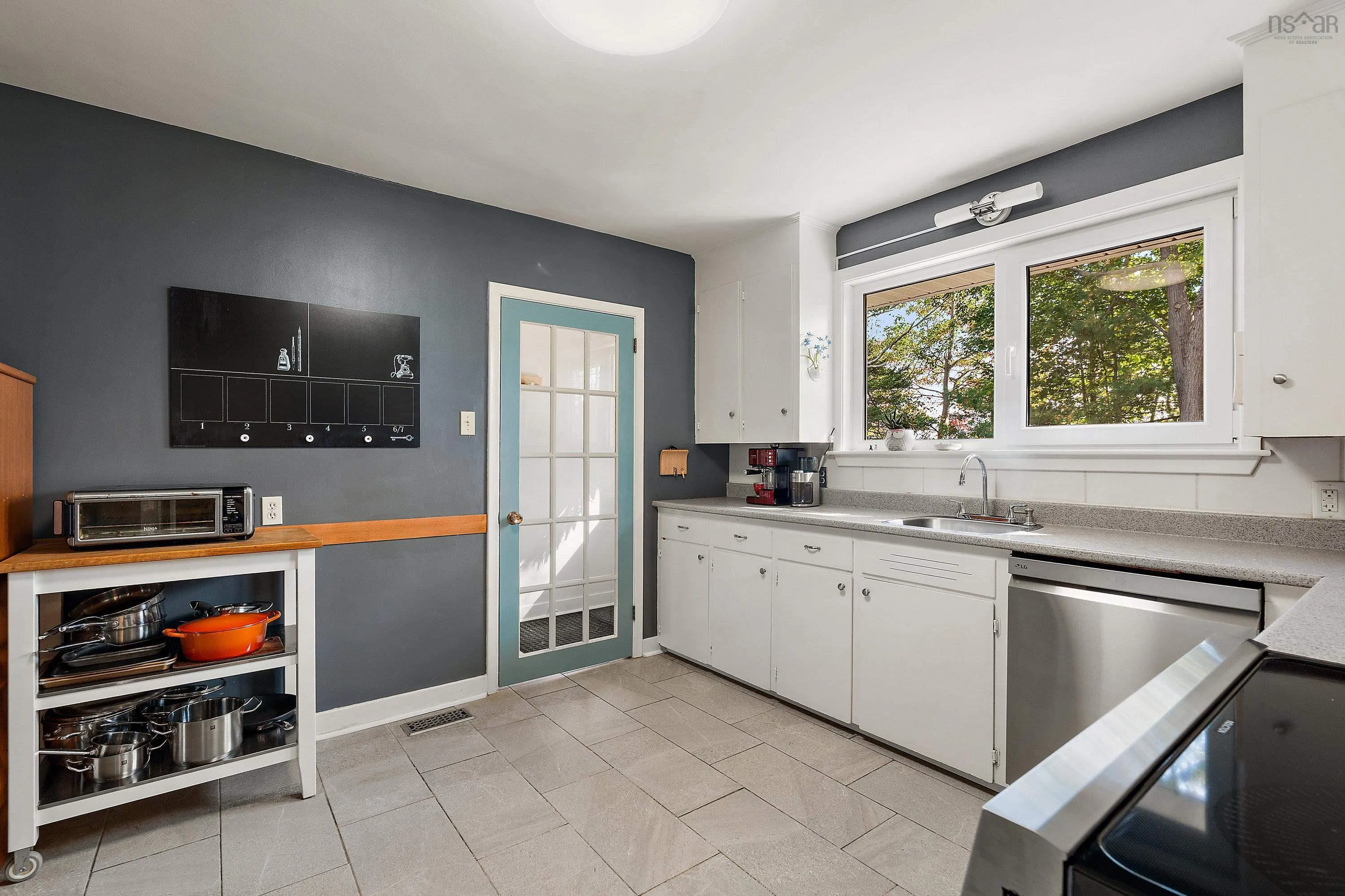 24 Canary Crescent, Halifax, NS B3M 1R1, 3 Bedrooms Bedrooms, ,2 BathroomsBathrooms,Residential,For Sale,Canary,202525505