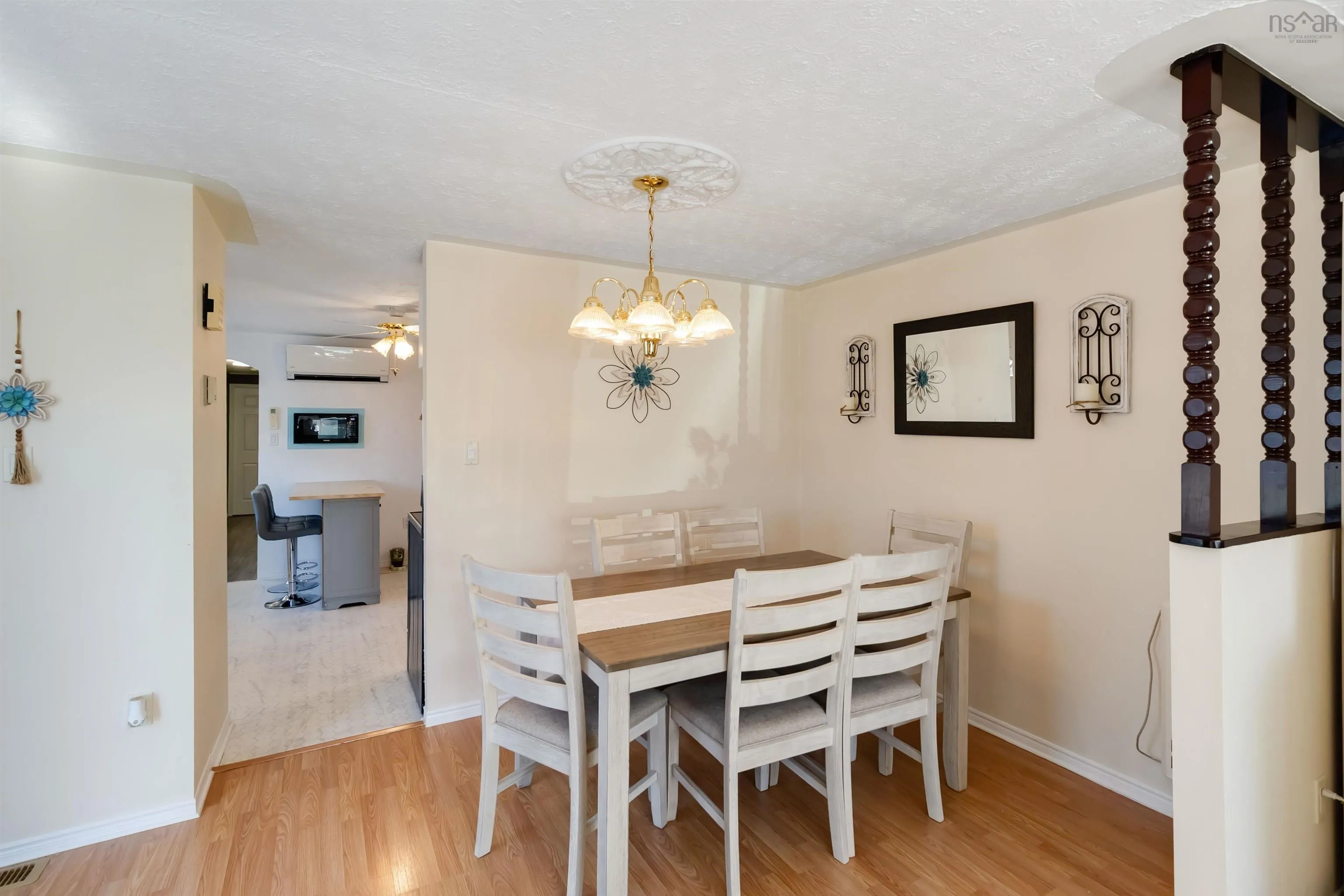 15 Florence Avenue, Dartmouth, NS B2Y 2A4, 2 Bedrooms Bedrooms, ,1 BathroomBathrooms,Residential,For Sale,Avenue,202524264