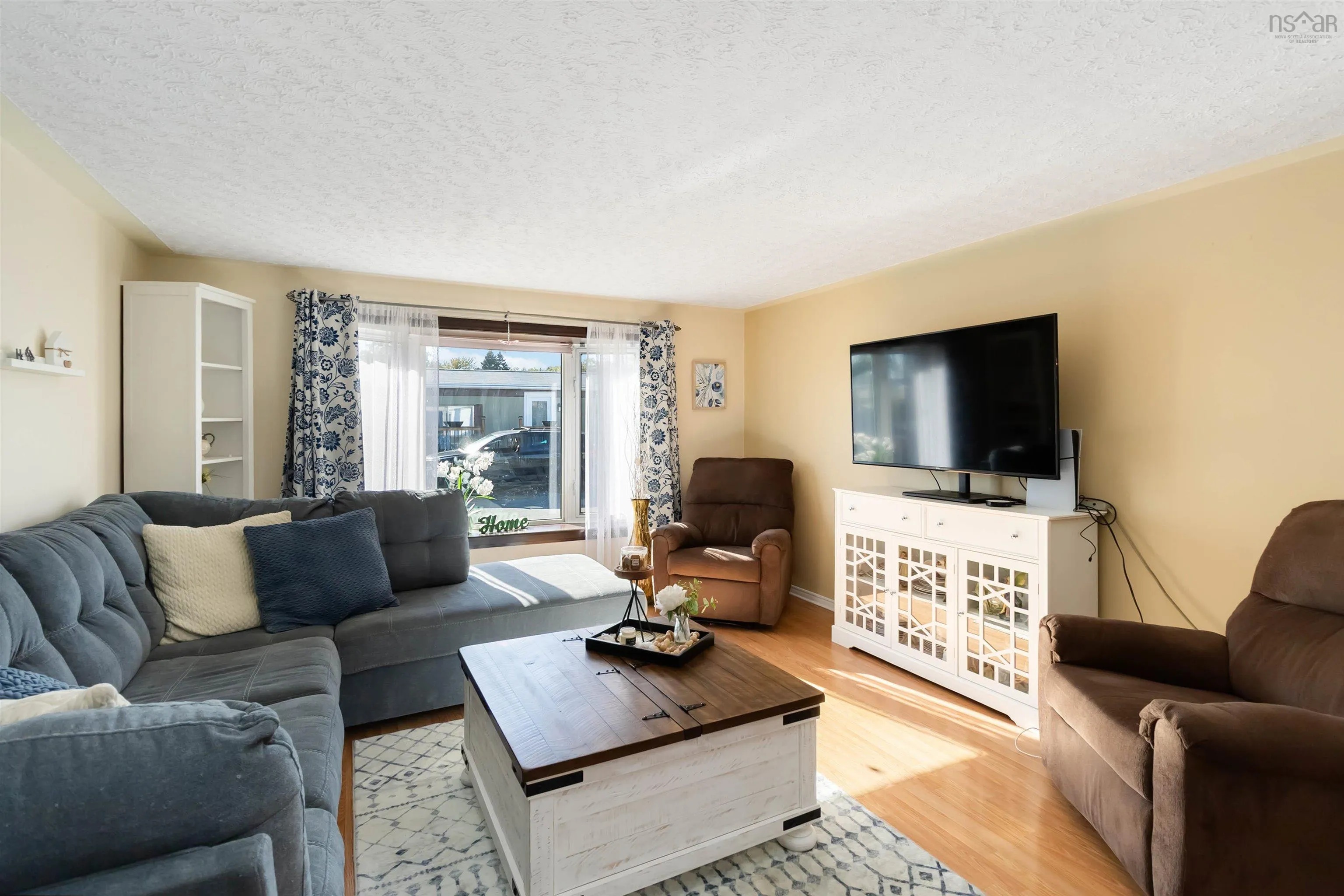 15 Florence Avenue, Dartmouth, NS B2Y 2A4, 2 Bedrooms Bedrooms, ,1 BathroomBathrooms,Residential,For Sale,Avenue,202524264