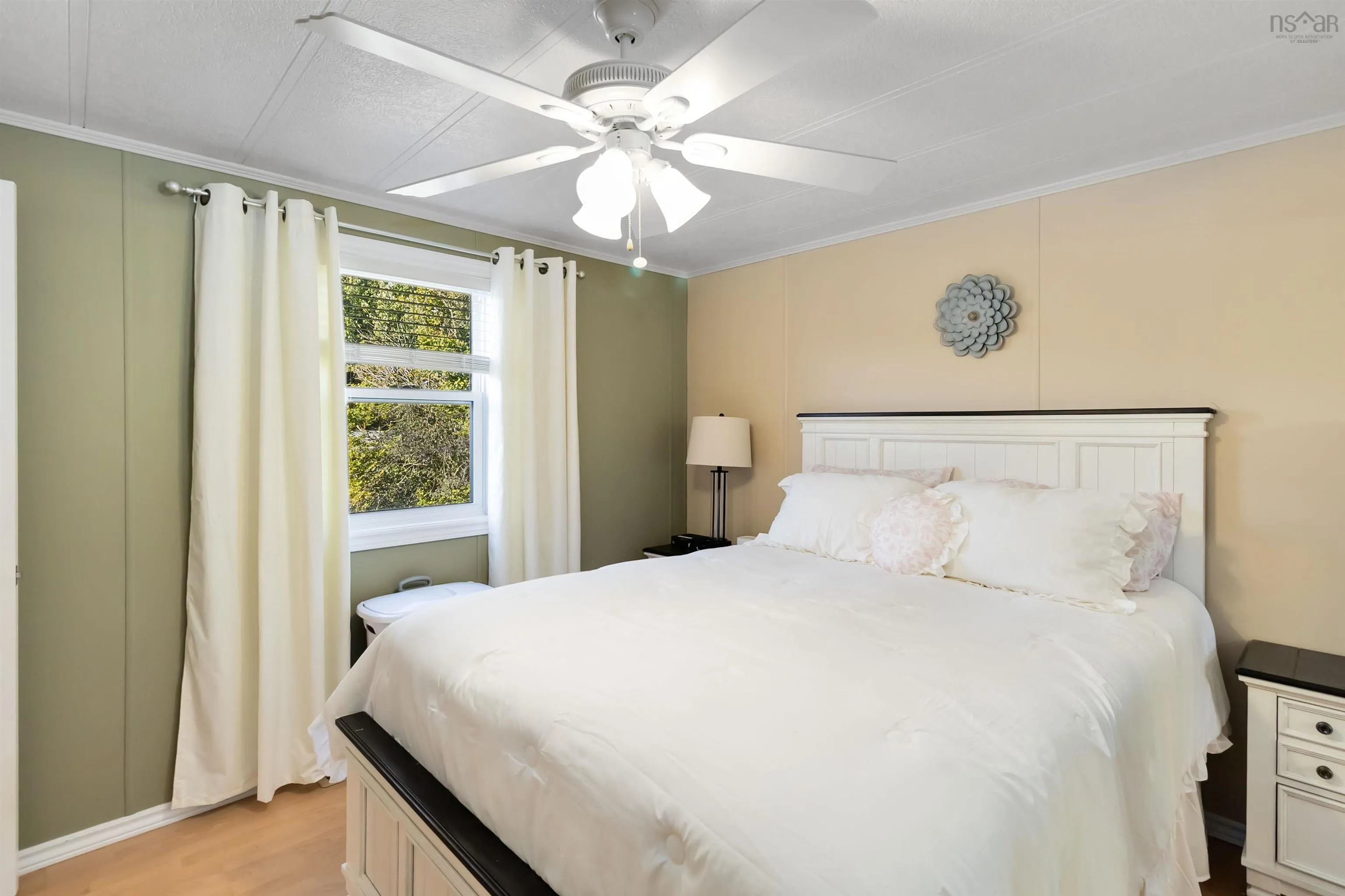 15 Florence Avenue, Dartmouth, NS B2Y 2A4, 2 Bedrooms Bedrooms, ,1 BathroomBathrooms,Residential,For Sale,Avenue,202524264