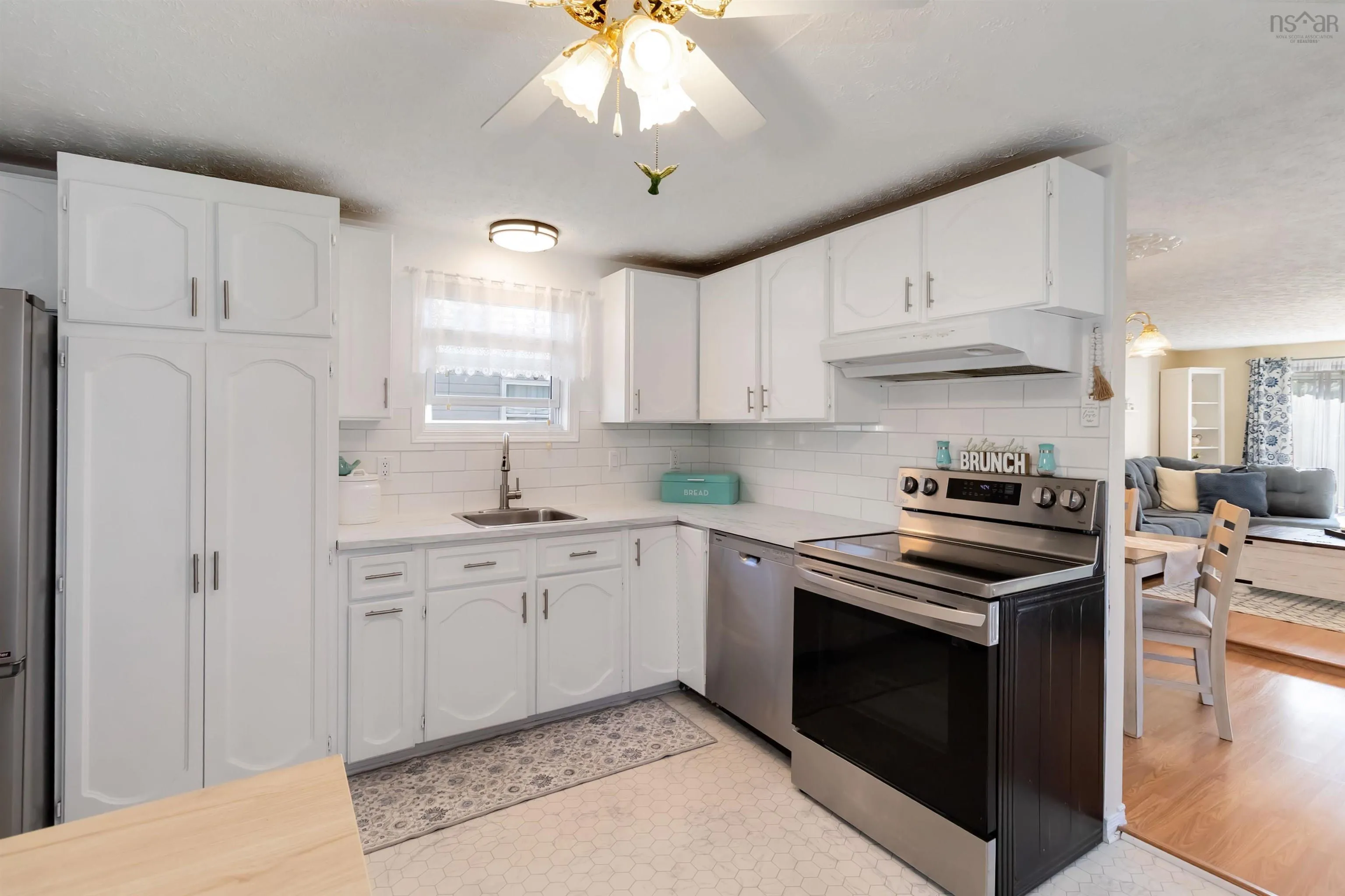 15 Florence Avenue, Dartmouth, NS B2Y 2A4, 2 Bedrooms Bedrooms, ,1 BathroomBathrooms,Residential,For Sale,Avenue,202524264