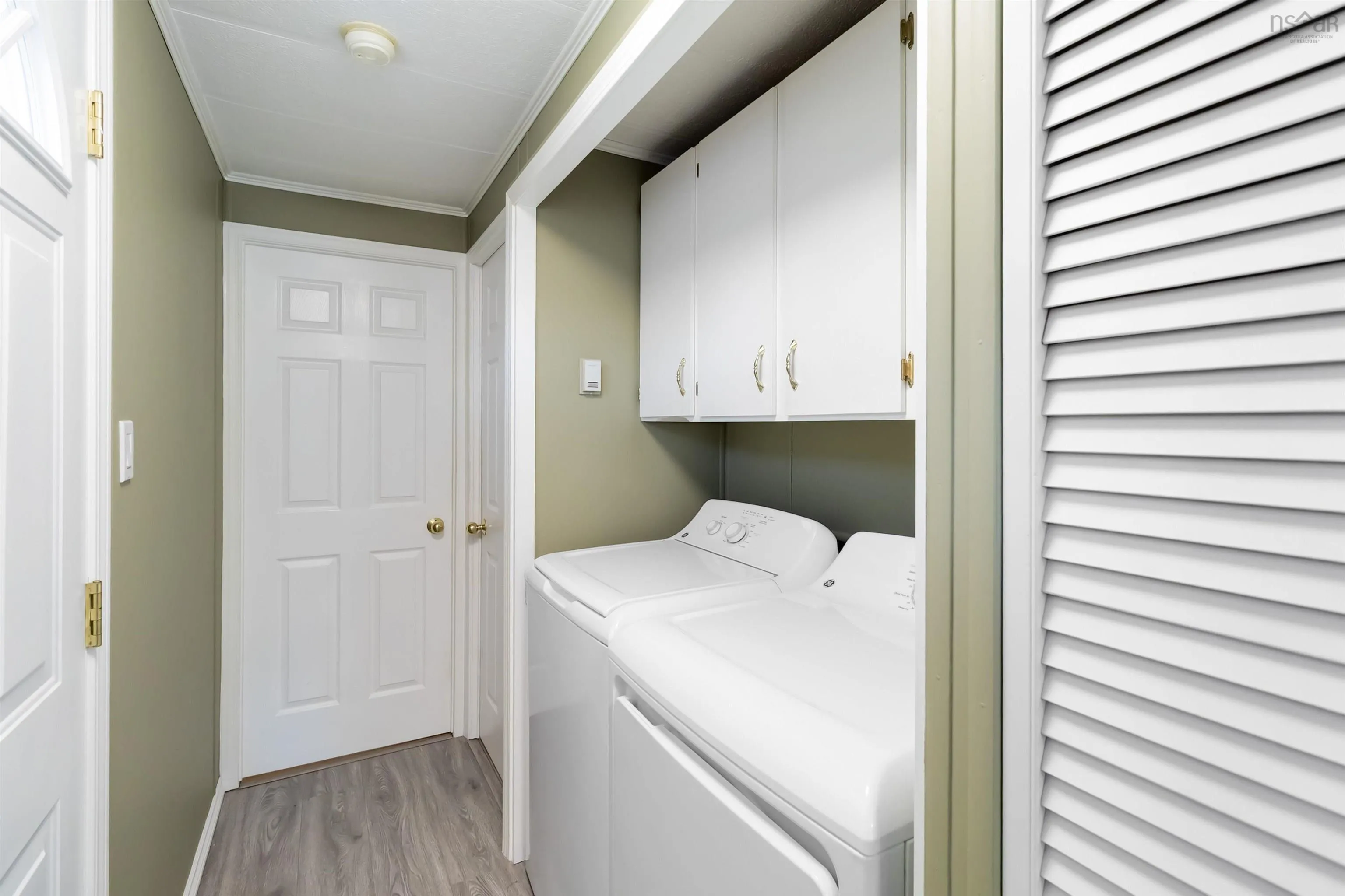 15 Florence Avenue, Dartmouth, NS B2Y 2A4, 2 Bedrooms Bedrooms, ,1 BathroomBathrooms,Residential,For Sale,Avenue,202524264