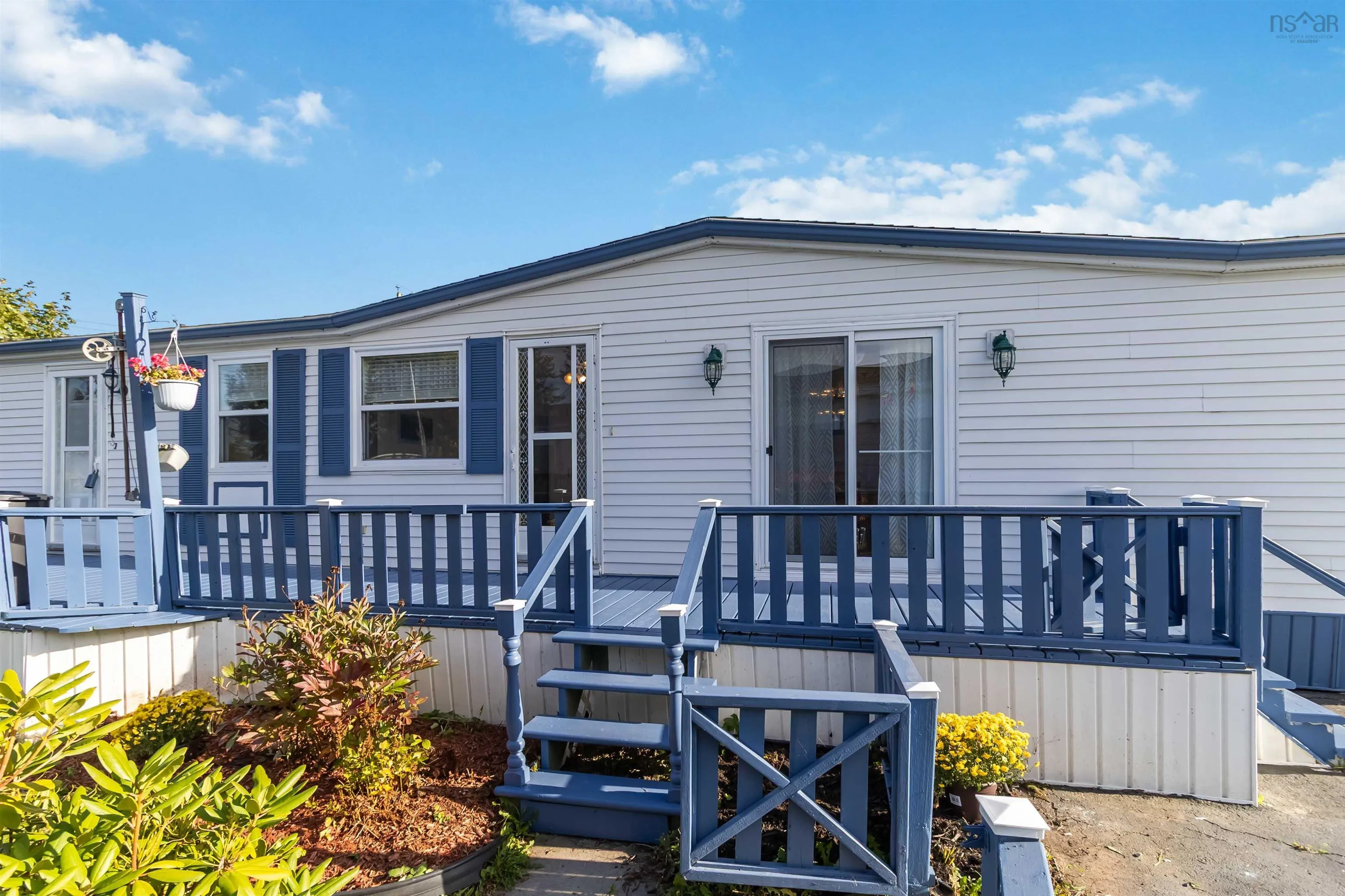 15 Florence Avenue, Dartmouth, NS B2Y 2A4, 2 Bedrooms Bedrooms, ,1 BathroomBathrooms,Residential,For Sale,Avenue,202524264