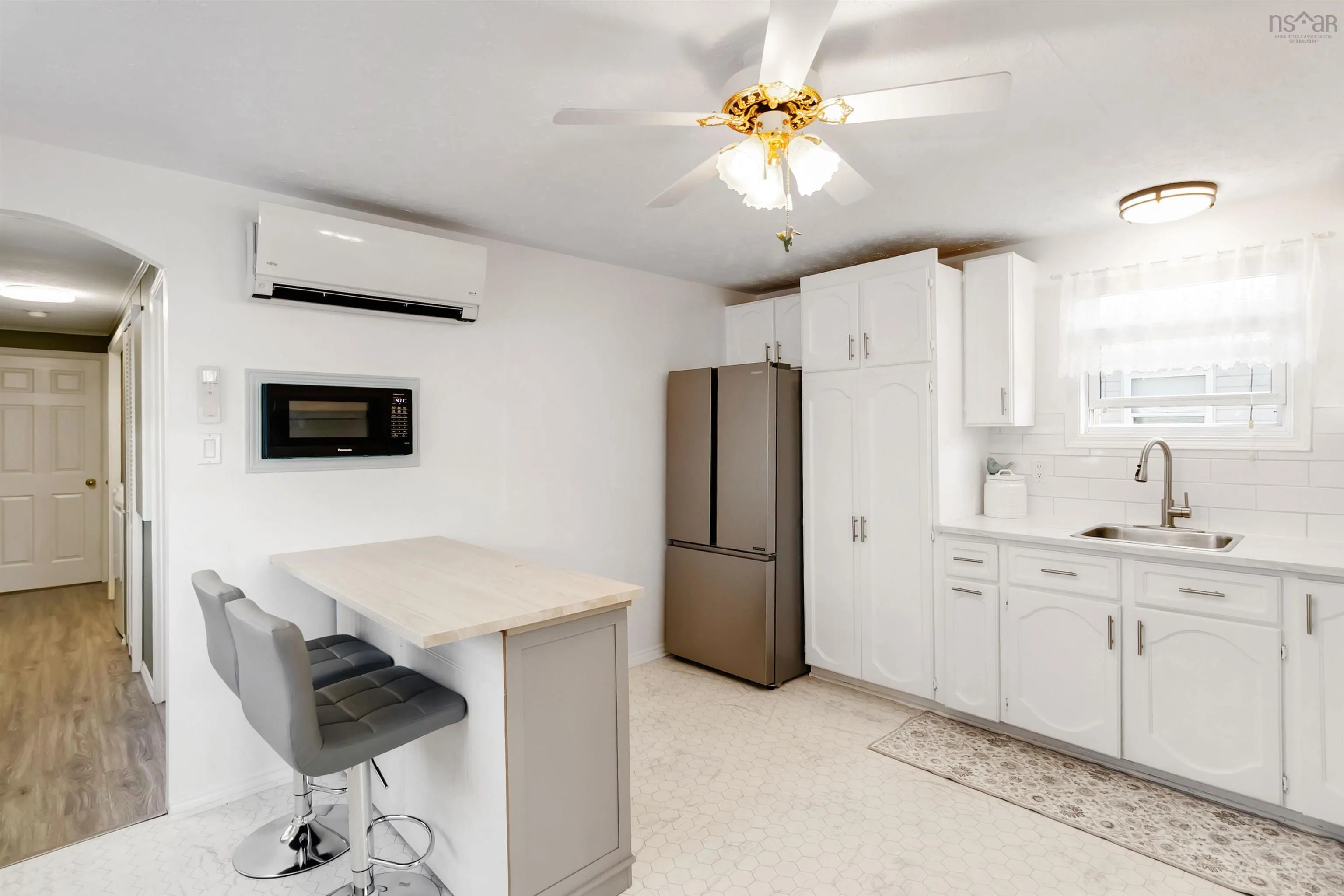 15 Florence Avenue, Dartmouth, NS B2Y 2A4, 2 Bedrooms Bedrooms, ,1 BathroomBathrooms,Residential,For Sale,Avenue,202524264