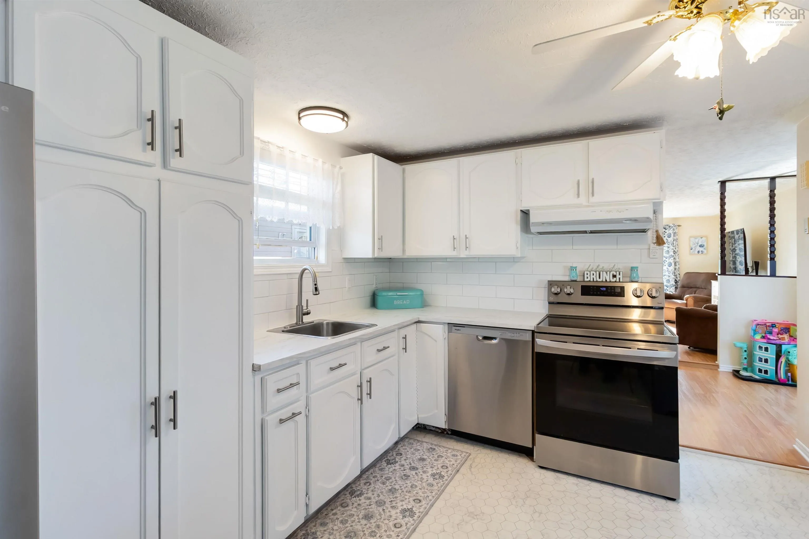 15 Florence Avenue, Dartmouth, NS B2Y 2A4, 2 Bedrooms Bedrooms, ,1 BathroomBathrooms,Residential,For Sale,Avenue,202524264