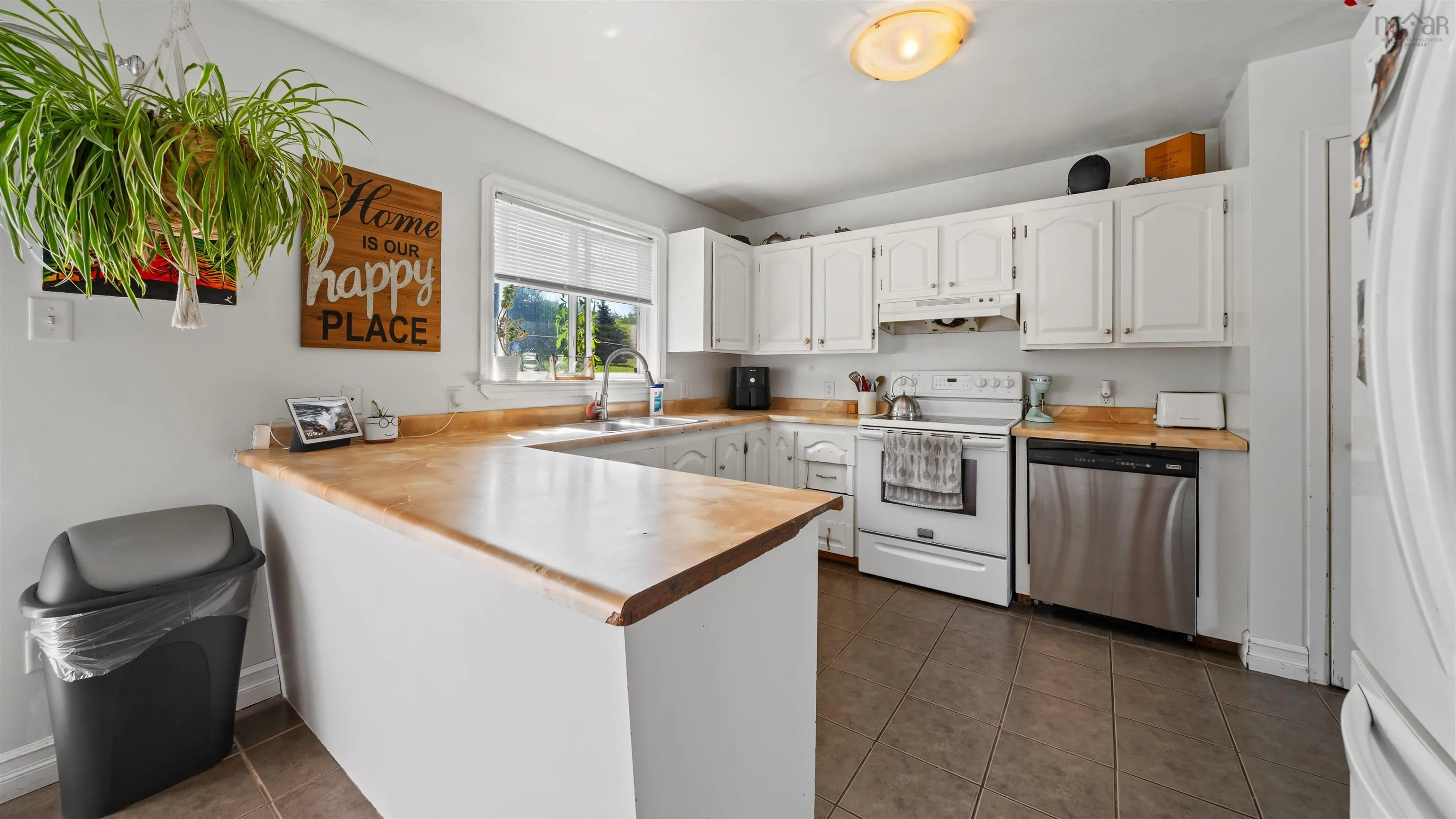 246 Arklow Drive, Dartmouth, NS B2W 4R6, 5 Bedrooms Bedrooms, ,3 BathroomsBathrooms,Residential,For Sale,Arklow,202519060