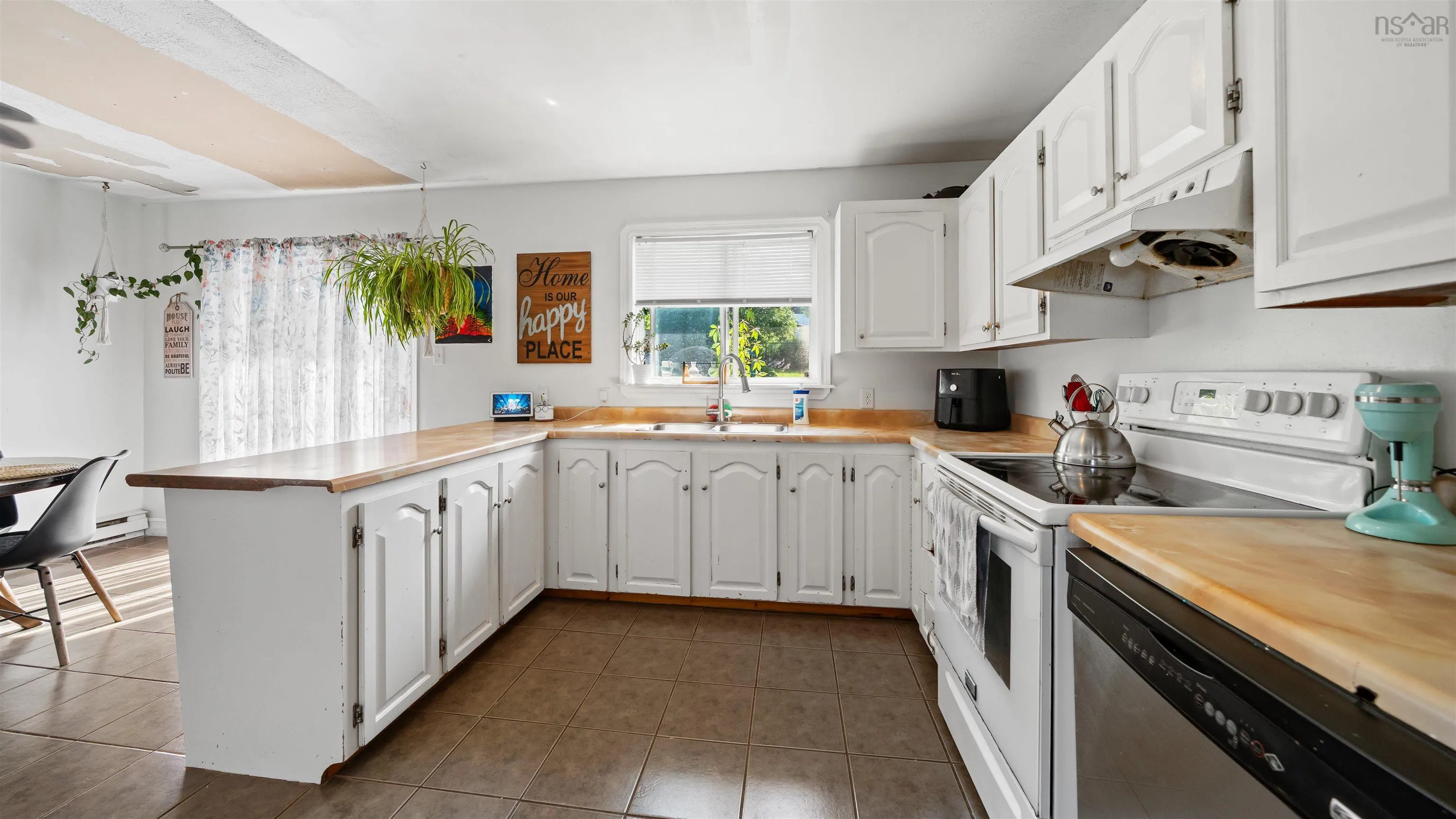 246 Arklow Drive, Dartmouth, NS B2W 4R6, 5 Bedrooms Bedrooms, ,3 BathroomsBathrooms,Residential,For Sale,Arklow,202519060