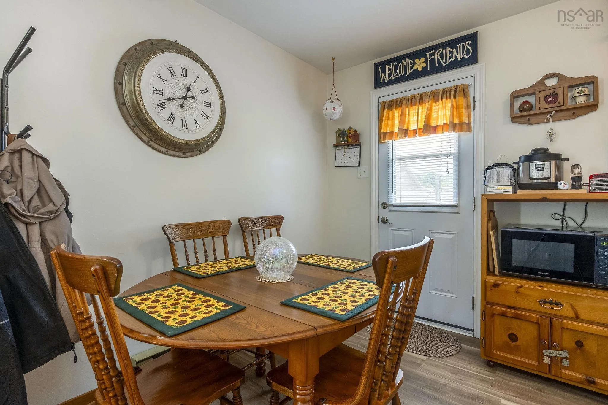 589 Sampson Drive, Greenwood, NS B0P 1R0, 8 Bedrooms Bedrooms, ,Residential Income,For Sale,Sampson,202523083