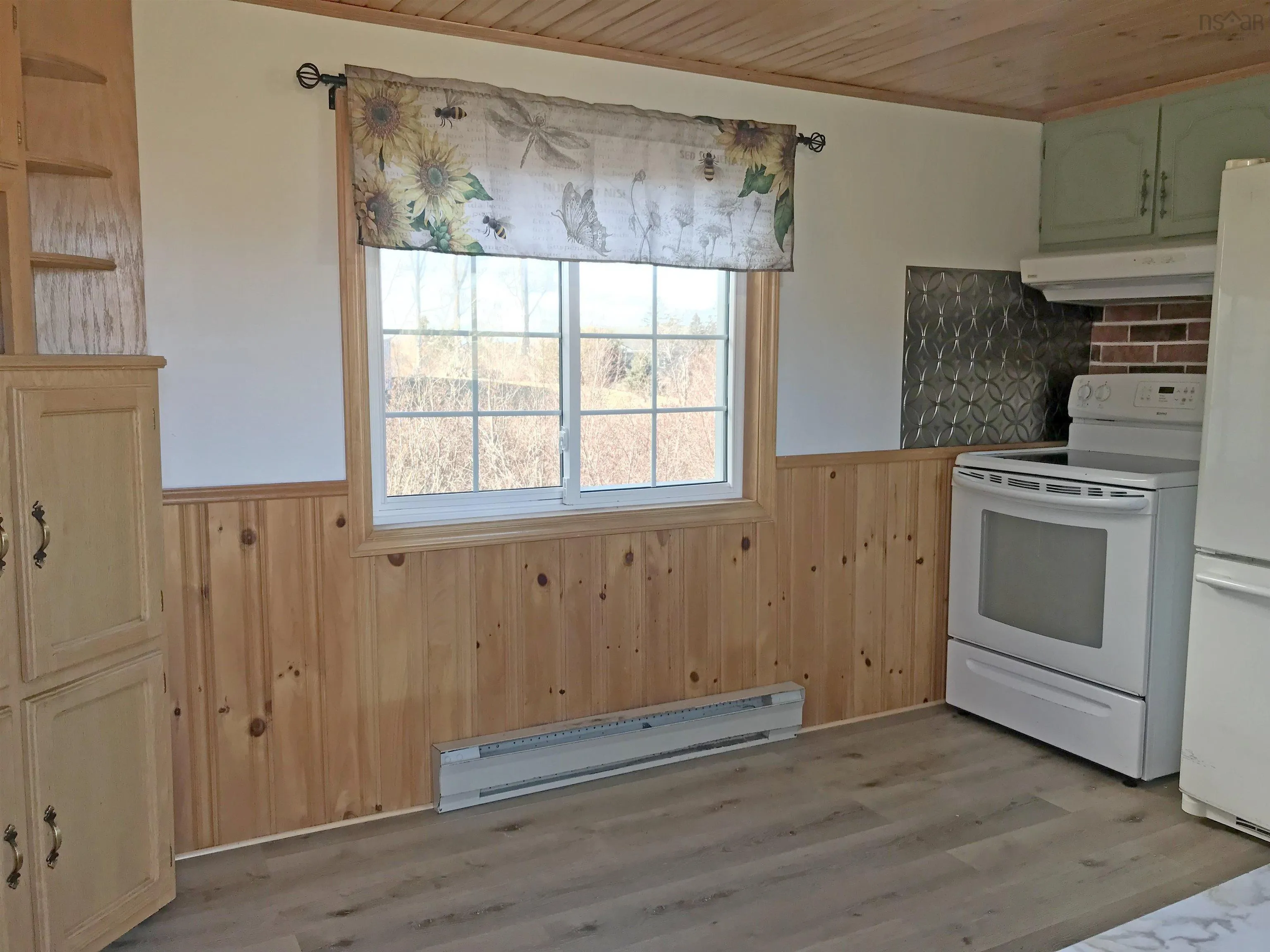 36 Eagle Head Wharf Road, Eagle Head, NS B0J 1H0, 2 Bedrooms Bedrooms, ,1 BathroomBathrooms,Residential,For Sale,Eagle Head Wharf,202505435