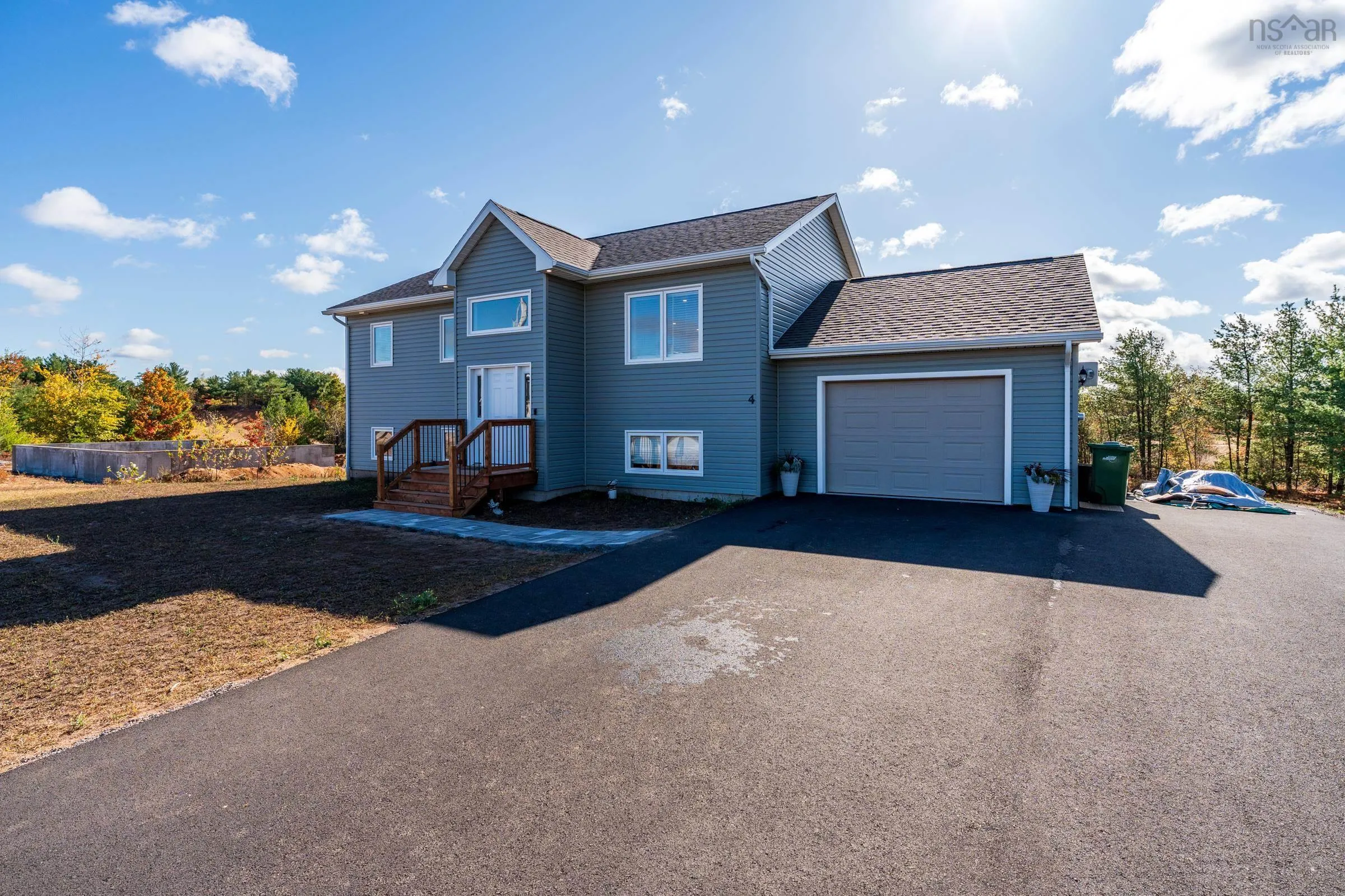 4 Acorn Lane, Kingston, NS B0P 1R0, 5 Bedrooms Bedrooms, ,2 BathroomsBathrooms,Residential,For Sale,Acorn,202525598
