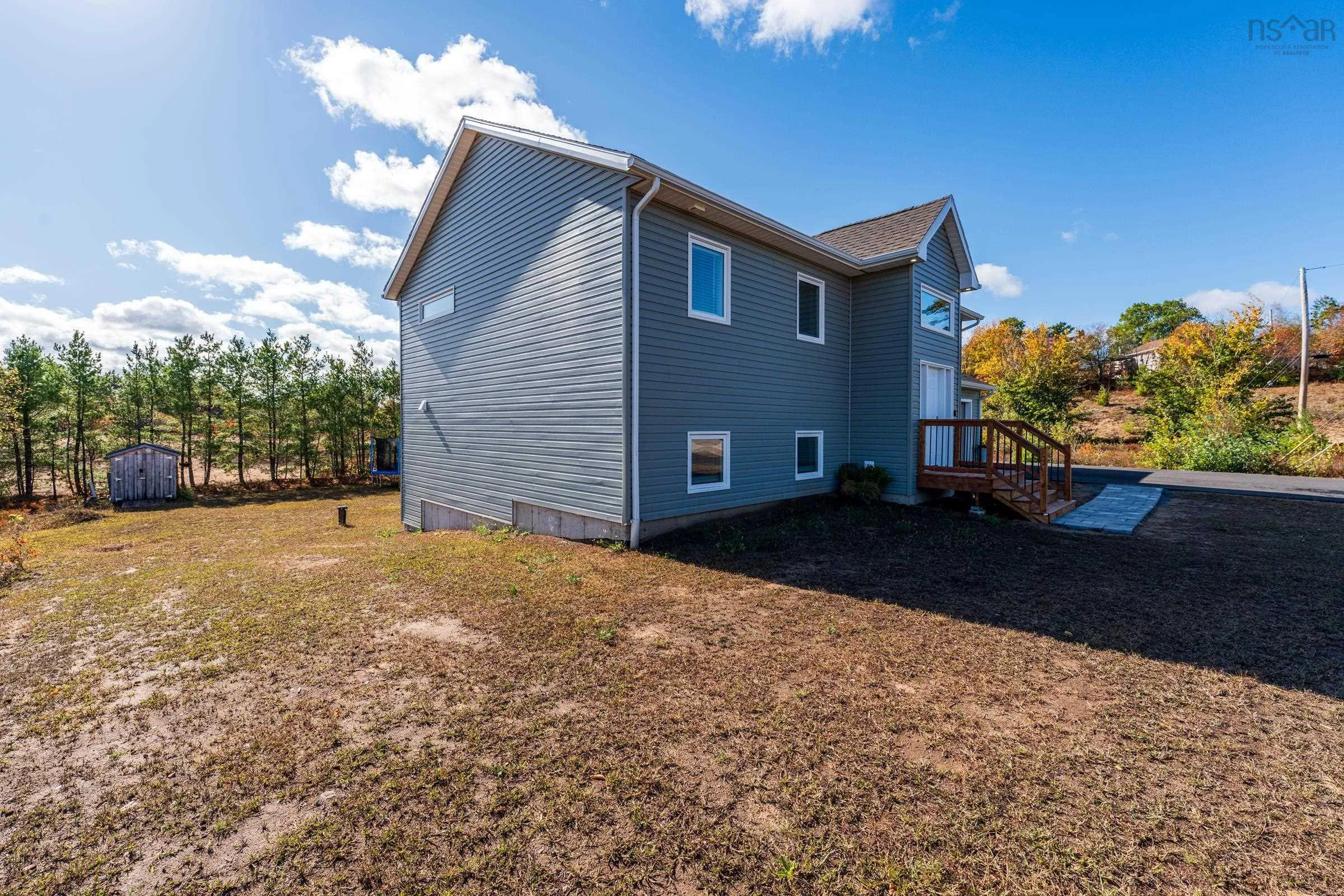 4 Acorn Lane, Kingston, NS B0P 1R0, 5 Bedrooms Bedrooms, ,2 BathroomsBathrooms,Residential,For Sale,Acorn,202525598