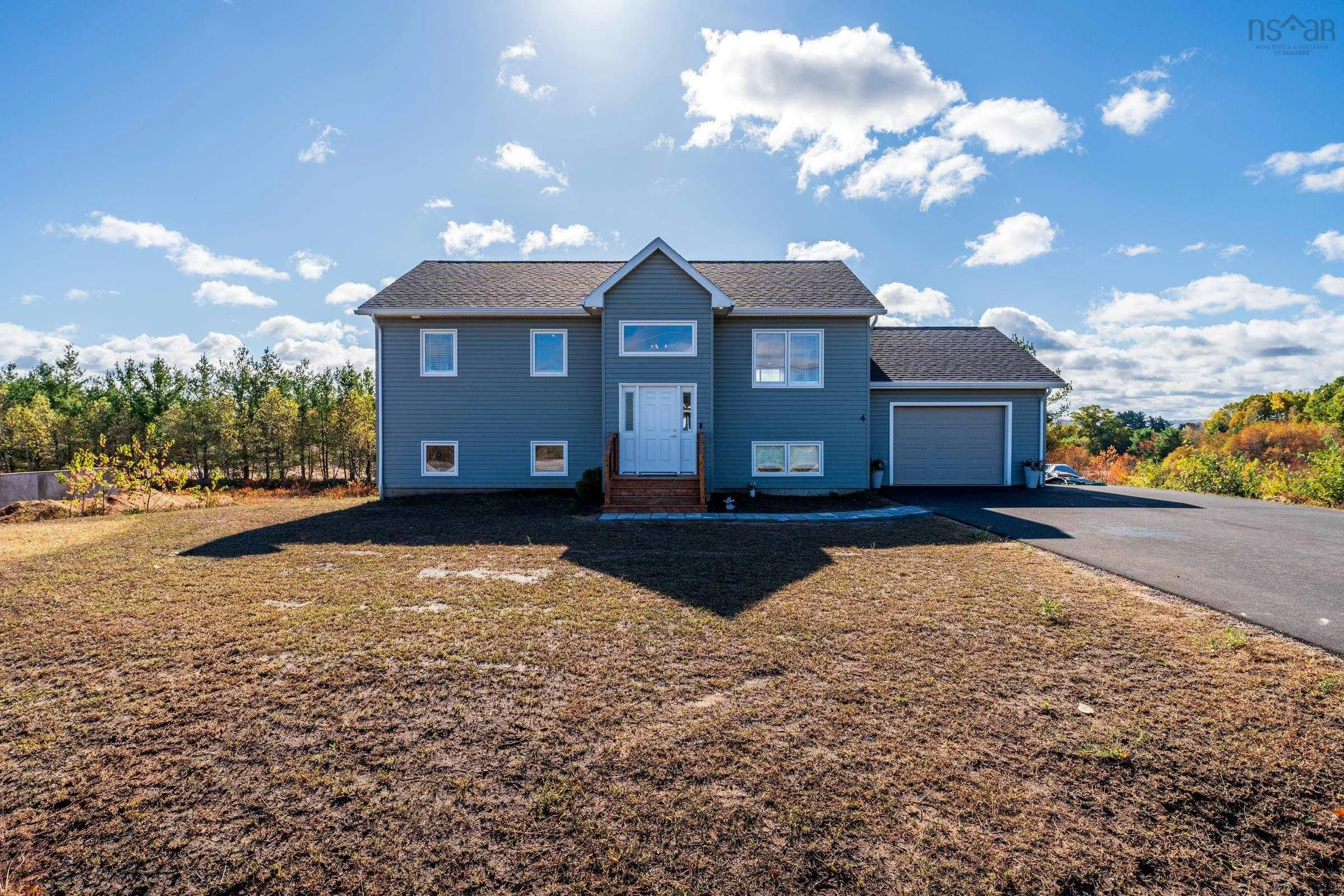 4 Acorn Lane, Kingston, NS B0P 1R0, 5 Bedrooms Bedrooms, ,2 BathroomsBathrooms,Residential,For Sale,Acorn,202525598