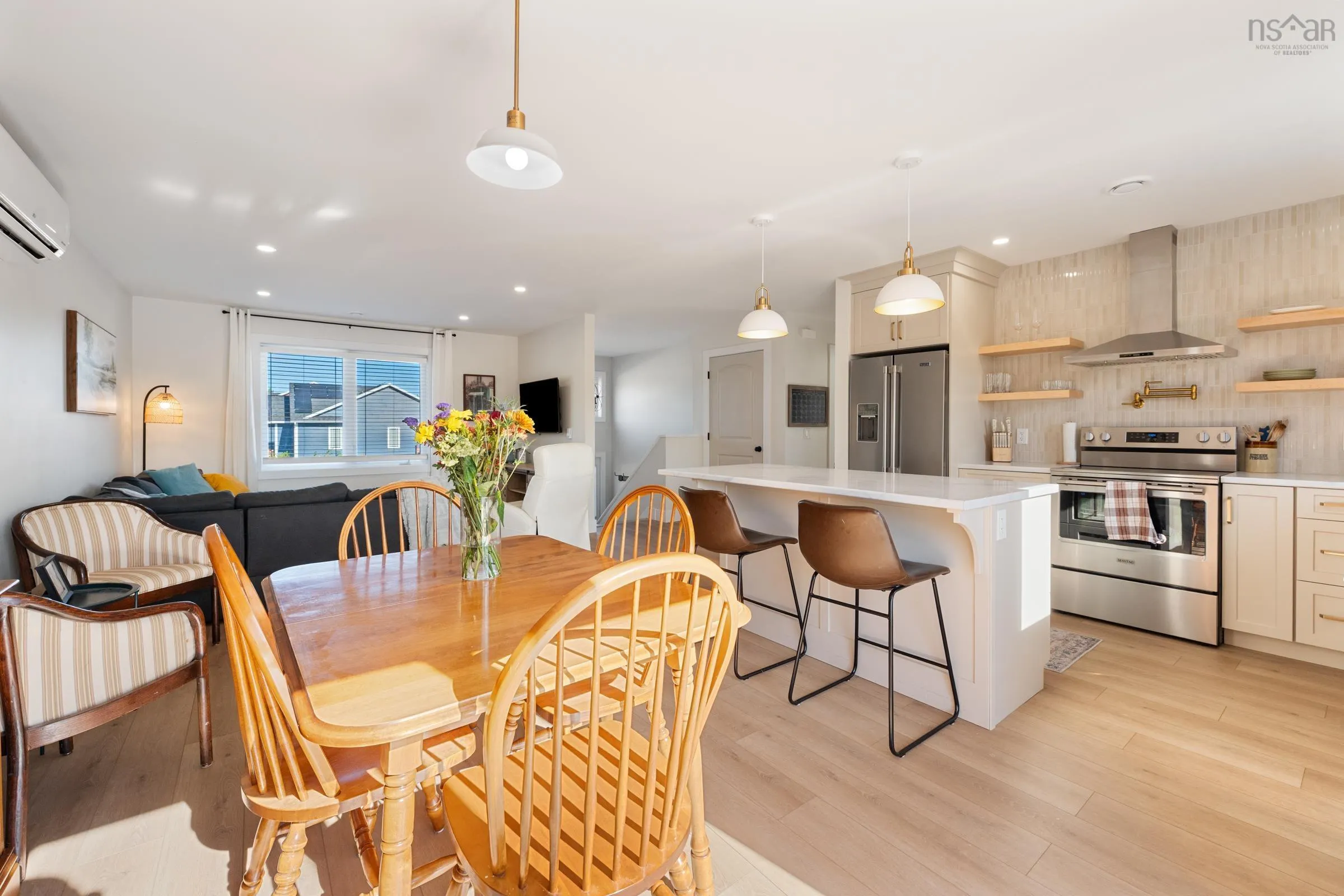 4 Acorn Lane, Kingston, NS B0P 1R0, 5 Bedrooms Bedrooms, ,2 BathroomsBathrooms,Residential,For Sale,Acorn,202525598