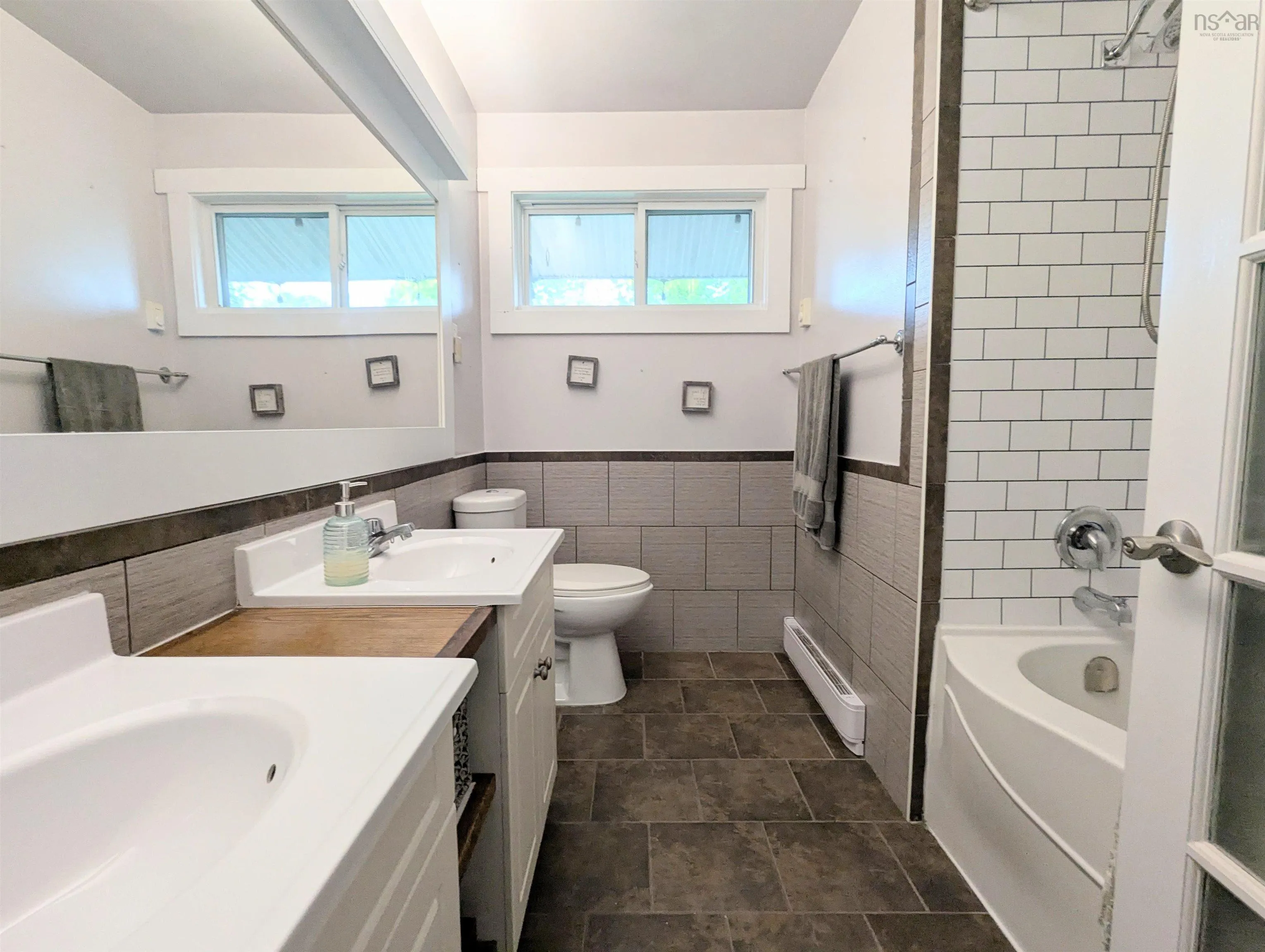 7 Muriel Avenue, Dartmouth, NS B2W 2E4, 3 Bedrooms Bedrooms, ,2 BathroomsBathrooms,Residential,For Sale,Muriel,202523165