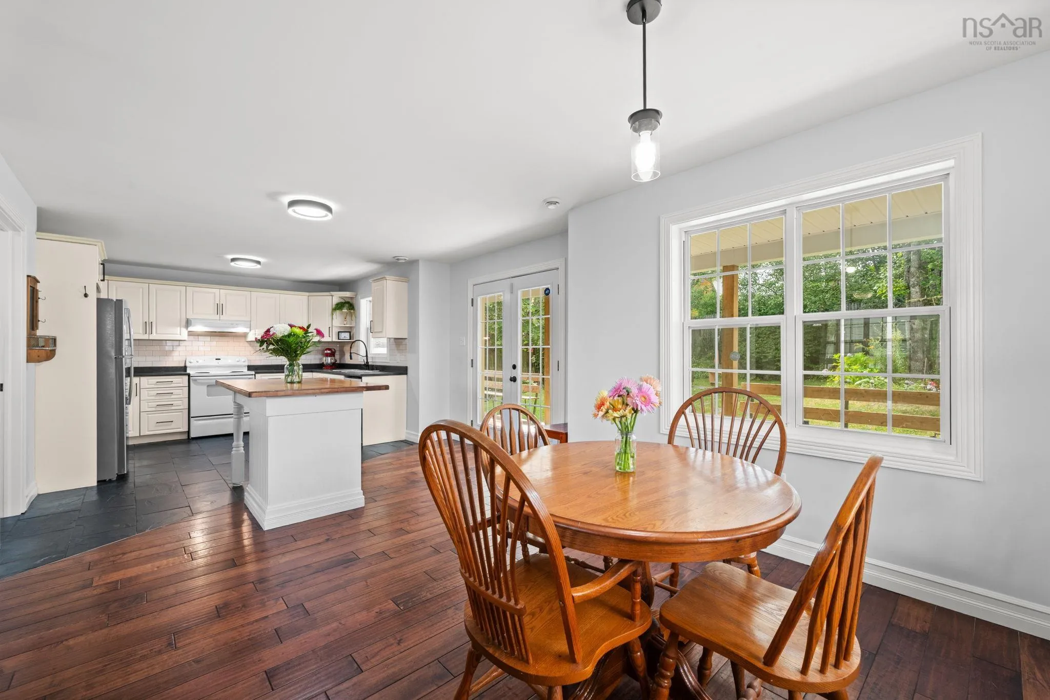 30 Lakeside Drive, Lakeside, NS B3T 1A9, 3 Bedrooms Bedrooms, ,2 BathroomsBathrooms,Residential,For Sale,Lakeside,202523723