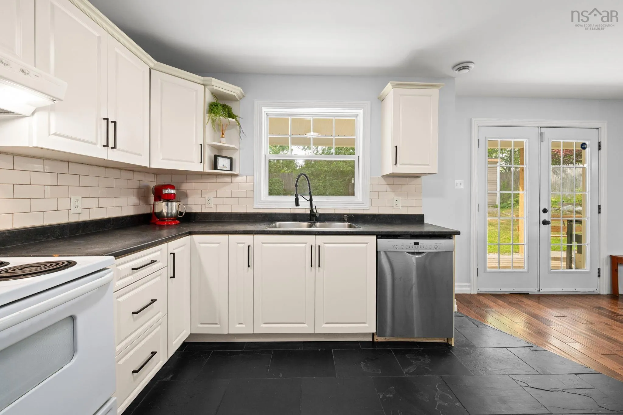 30 Lakeside Drive, Lakeside, NS B3T 1A9, 3 Bedrooms Bedrooms, ,2 BathroomsBathrooms,Residential,For Sale,Lakeside,202523723