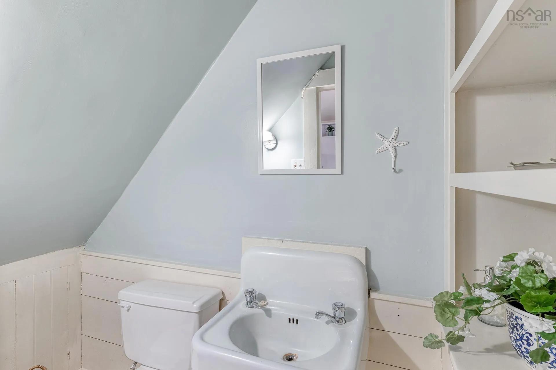 389 Main Street, Mahone Bay Ns B0j 2e0, 5 Bedrooms Bedrooms, ,7 BathroomsBathrooms,Residential,For Sale,Main,202410972