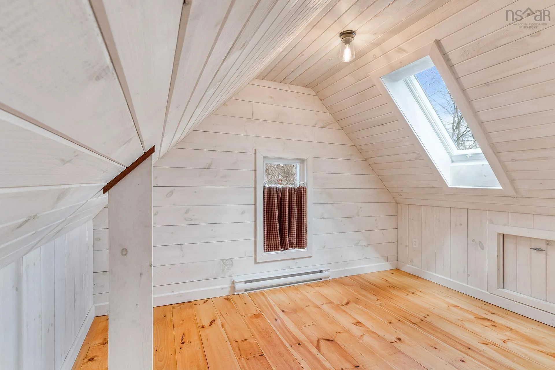 389 Main Street, Mahone Bay Ns B0j 2e0, 5 Bedrooms Bedrooms, ,7 BathroomsBathrooms,Residential,For Sale,Main,202410972