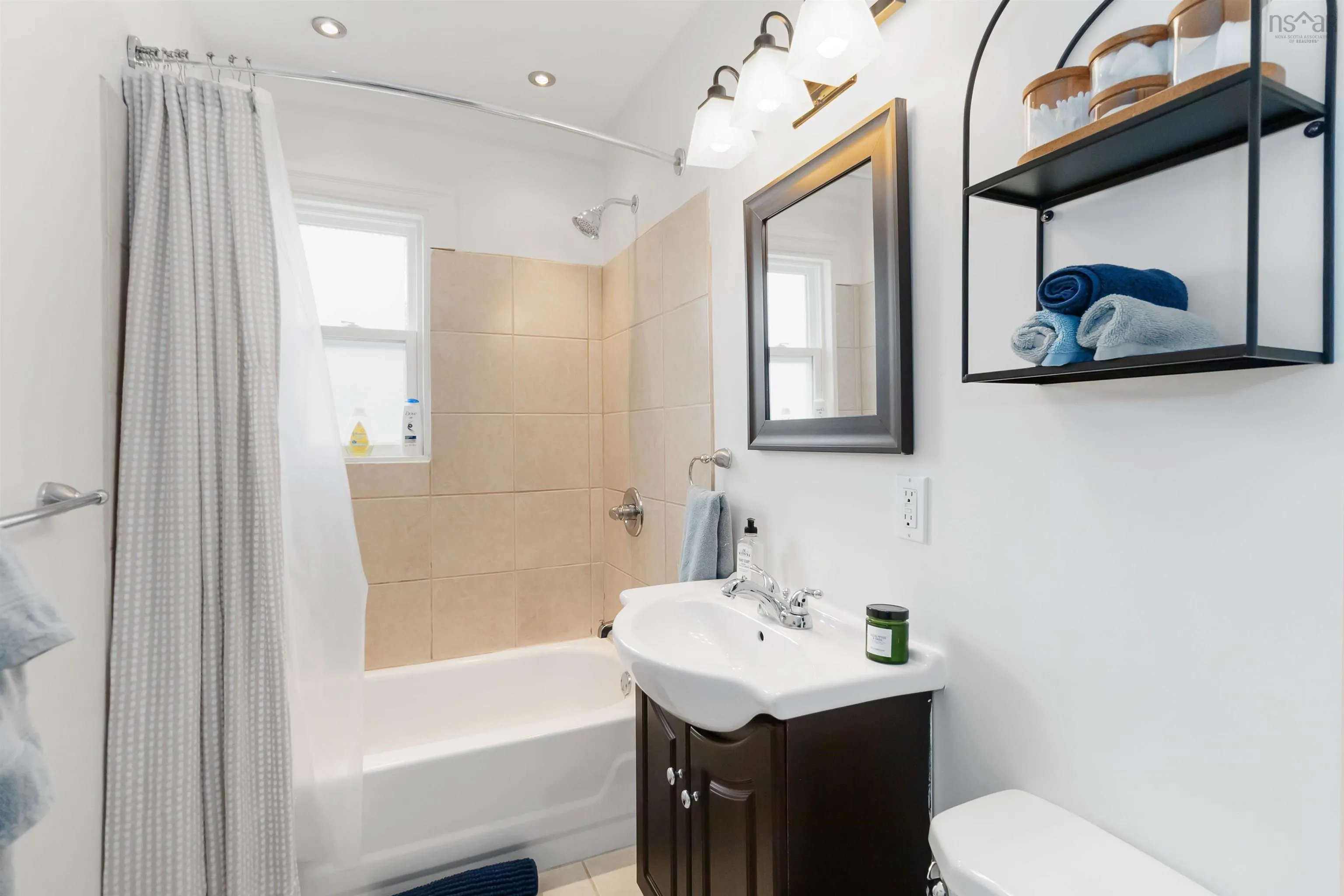 291 Central Port Mouton Road, Port Mouton, NS B0T 1T0, 3 Bedrooms Bedrooms, ,1 BathroomBathrooms,Residential,For Sale,Central Port Mouton,202518410