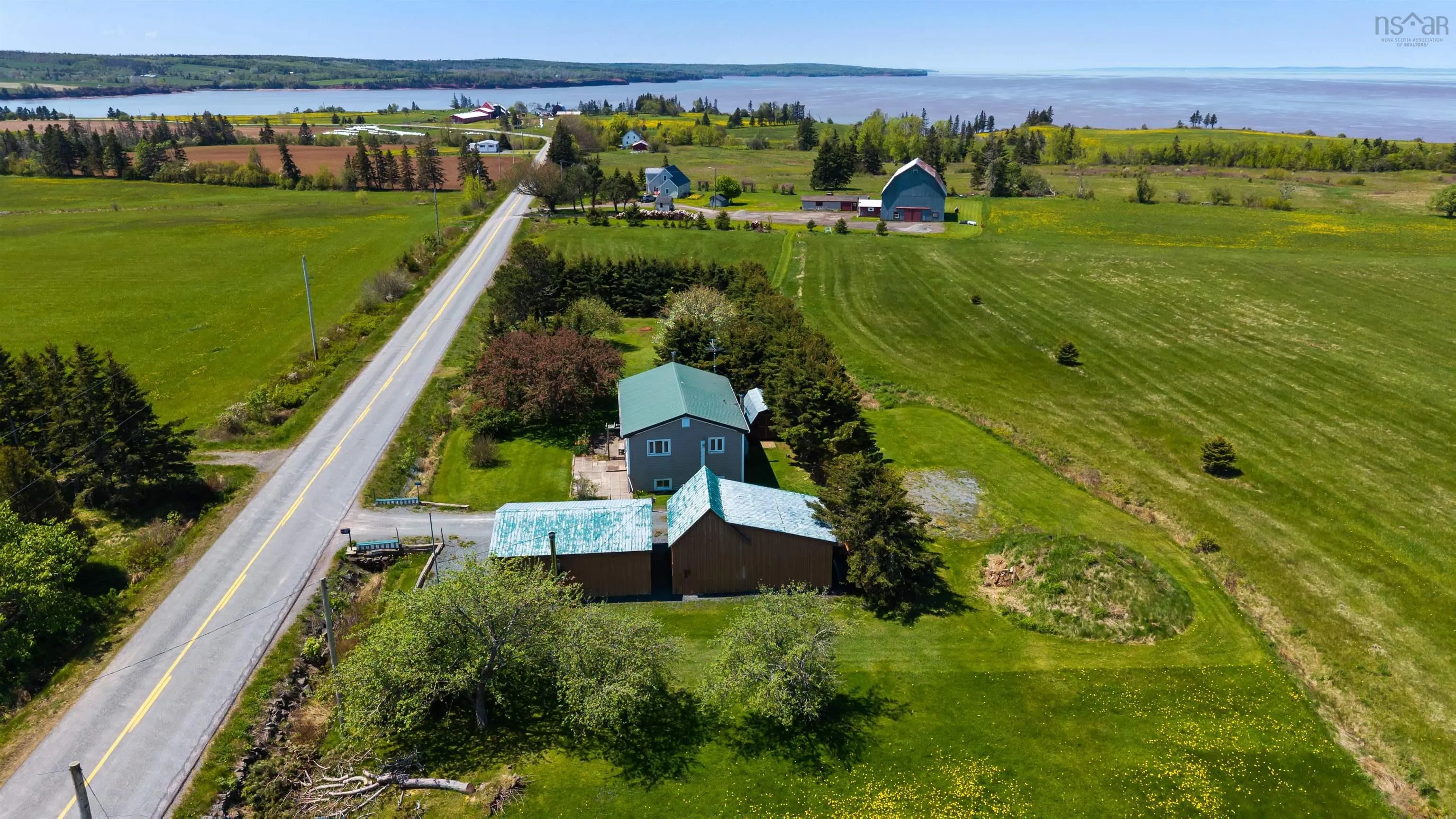 571 Burntcoat Road, Burntcoat, NS B0N 1T0, 4 Bedrooms Bedrooms, ,2 BathroomsBathrooms,Residential,For Sale,Burntcoat,202513129