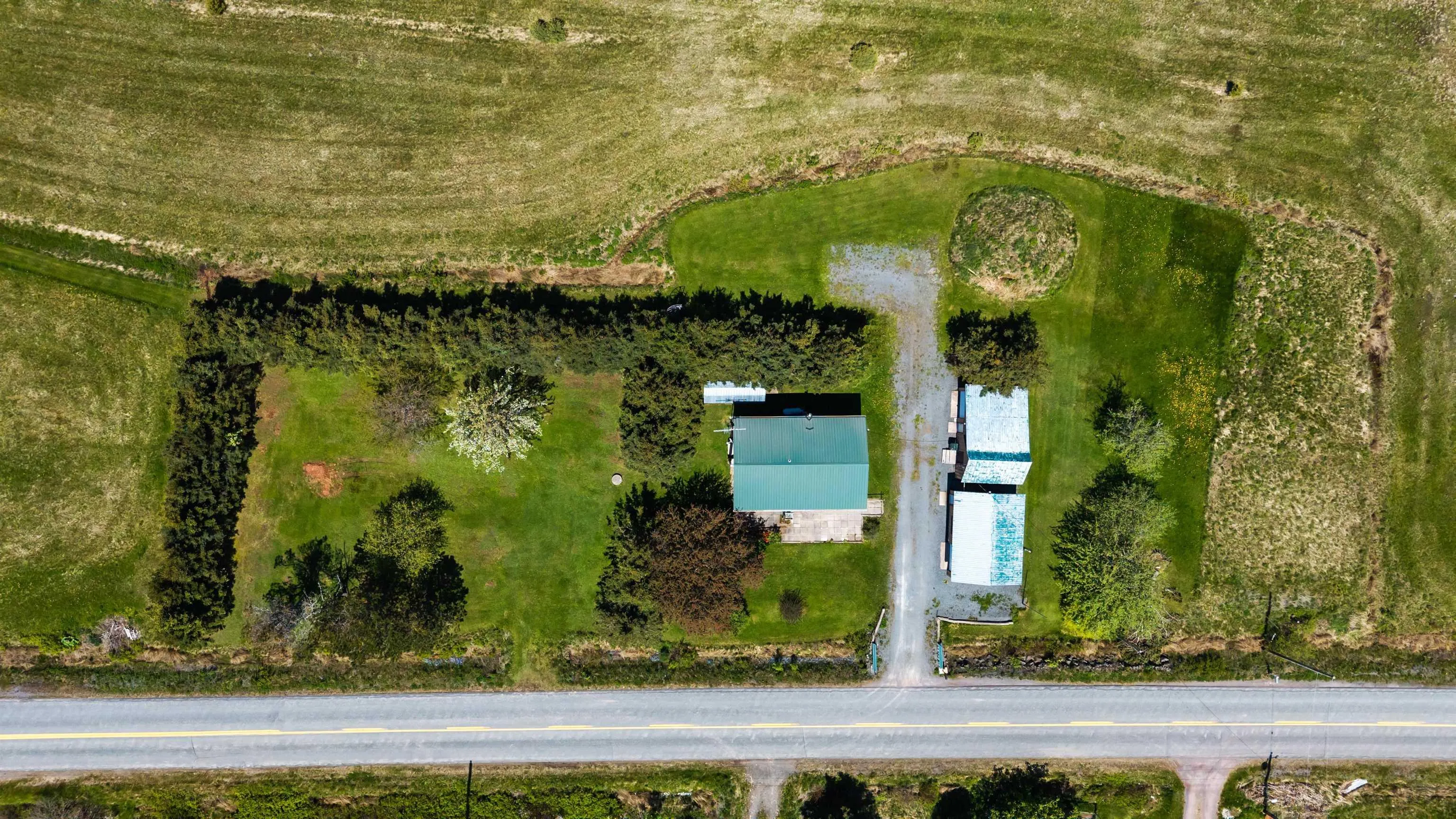 571 Burntcoat Road, Burntcoat, NS B0N 1T0, 4 Bedrooms Bedrooms, ,2 BathroomsBathrooms,Residential,For Sale,Burntcoat,202513129
