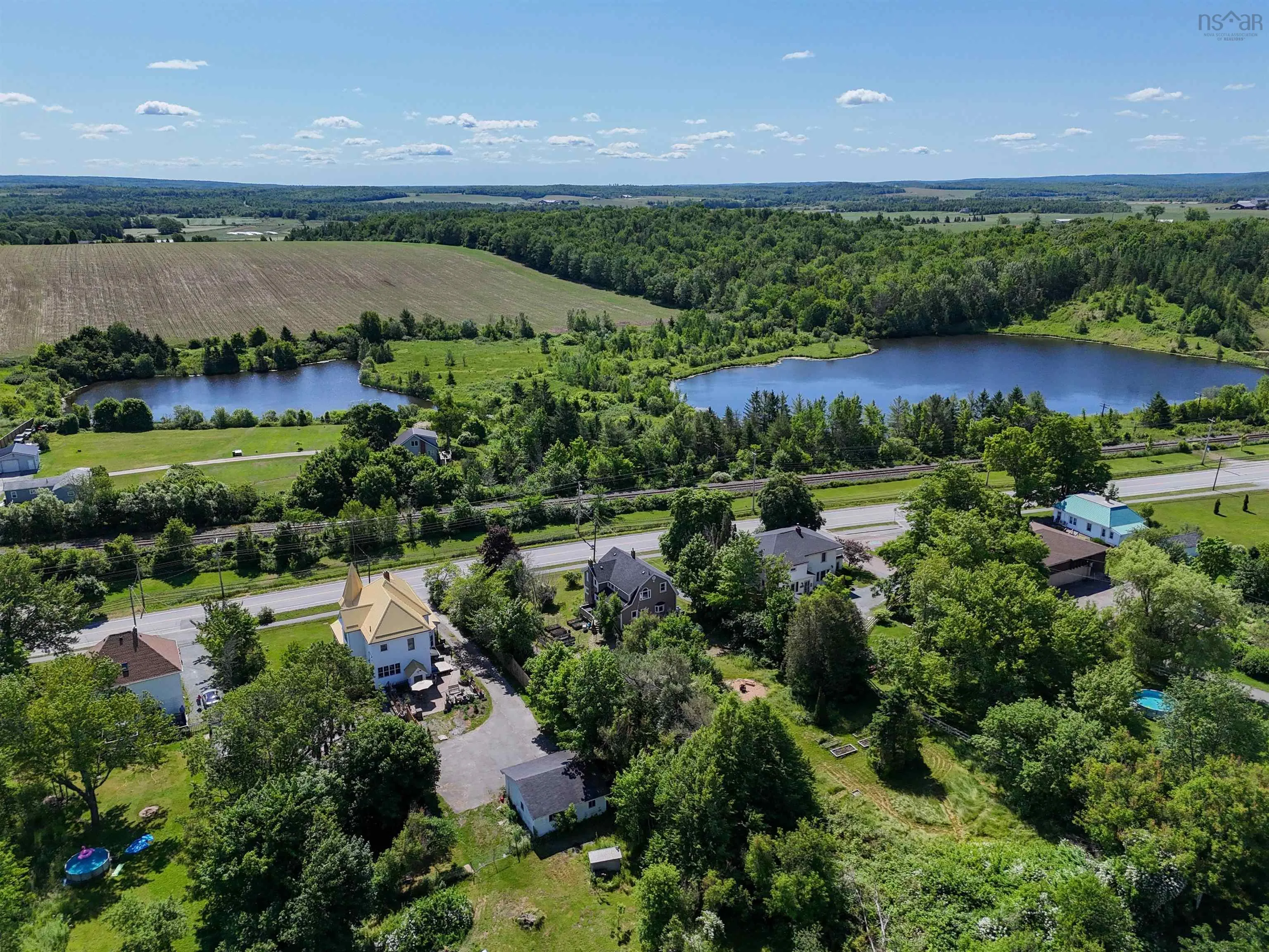 2780 Highway 2, Shubenacadie, NS B0N 2H0, 4 Bedrooms Bedrooms, ,2 BathroomsBathrooms,Residential,For Sale,Highway 2,202516129