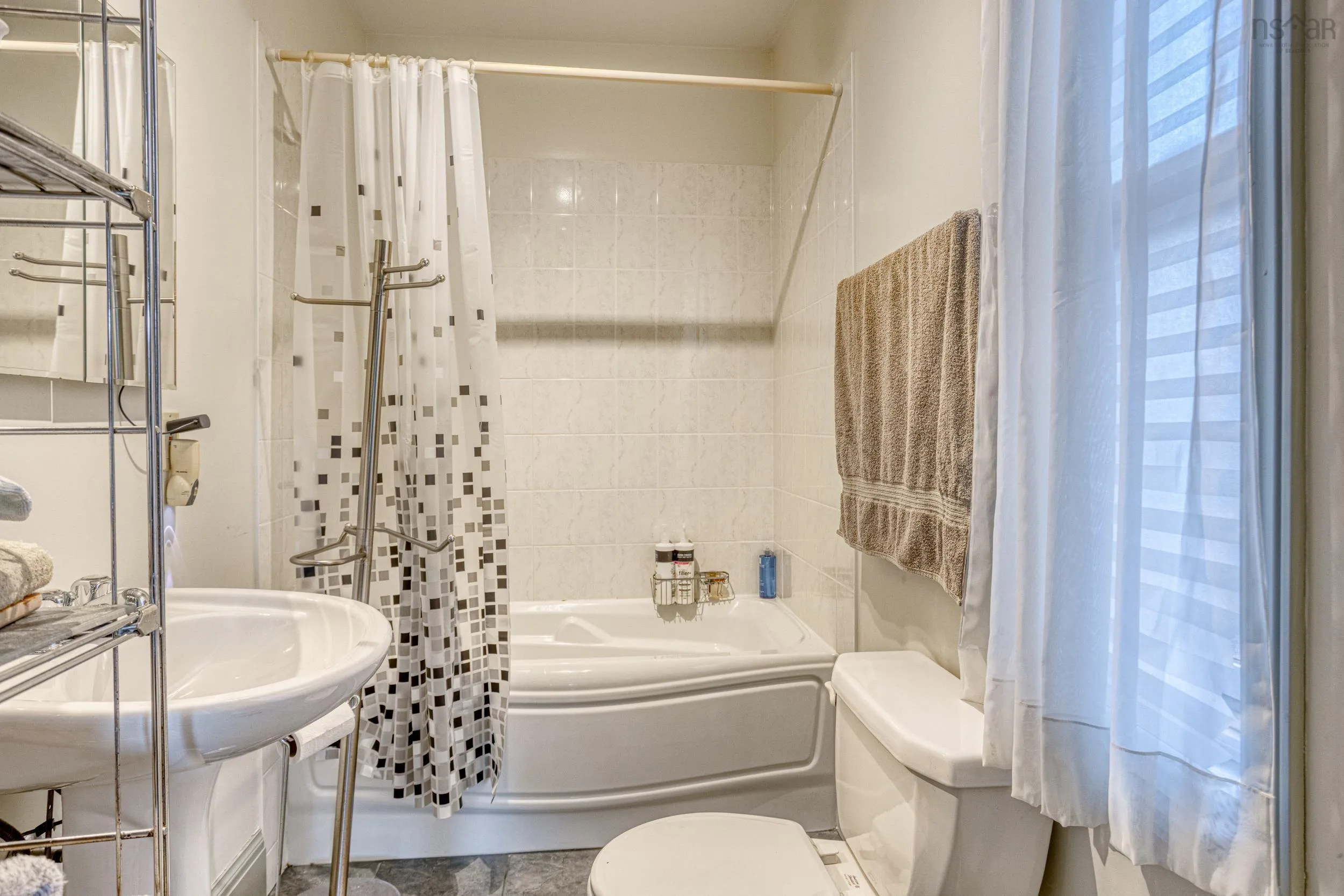 2695 Fuller Terrace, Halifax, NS B3K 3V9, 3 Bedrooms Bedrooms, ,2 BathroomsBathrooms,Residential,For Sale,Fuller,202525186