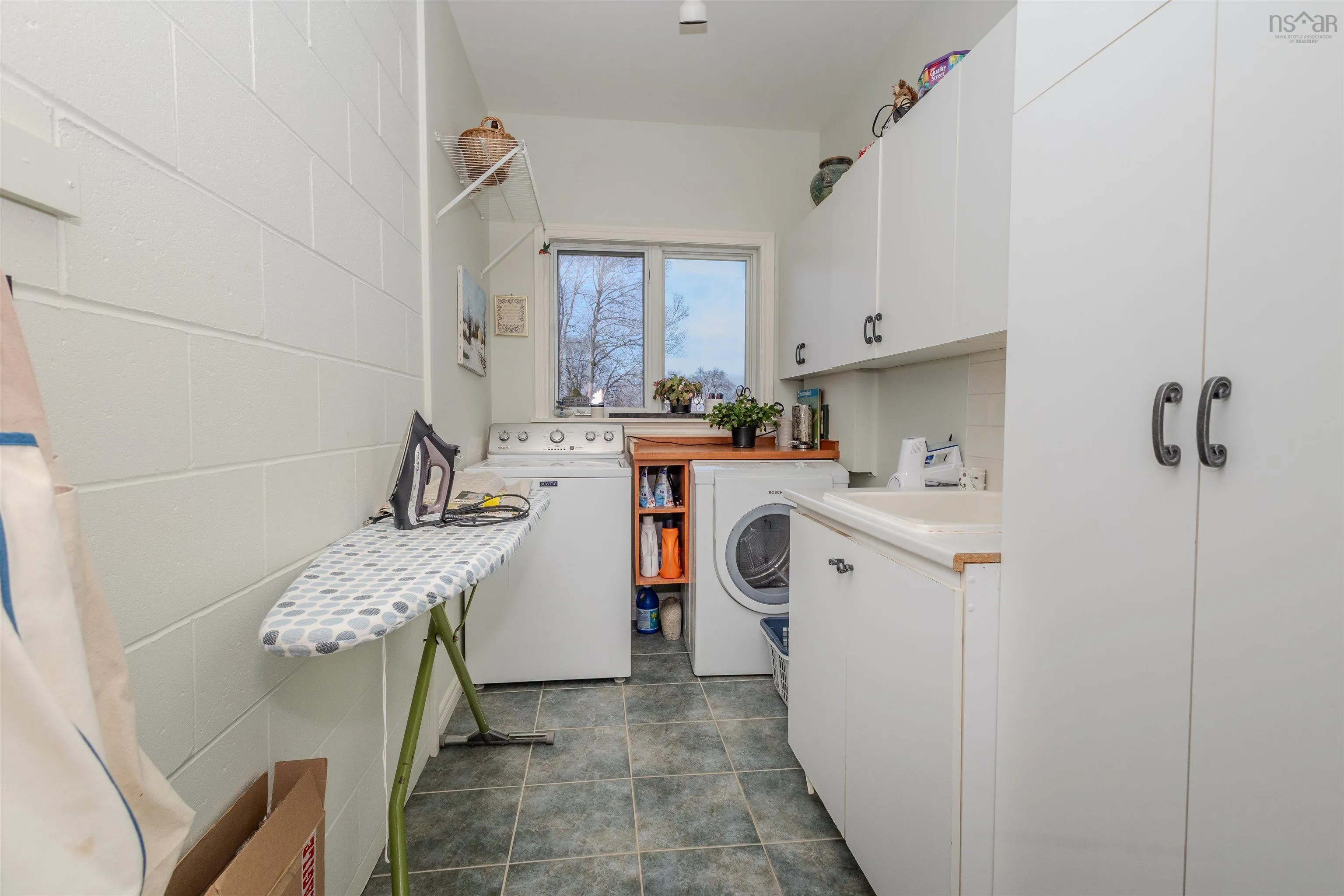 70 Tweednooge Place, East Bay, NS B1J 1M6, 4 Bedrooms Bedrooms, ,3 BathroomsBathrooms,Residential,For Sale,Tweednooge,202517739