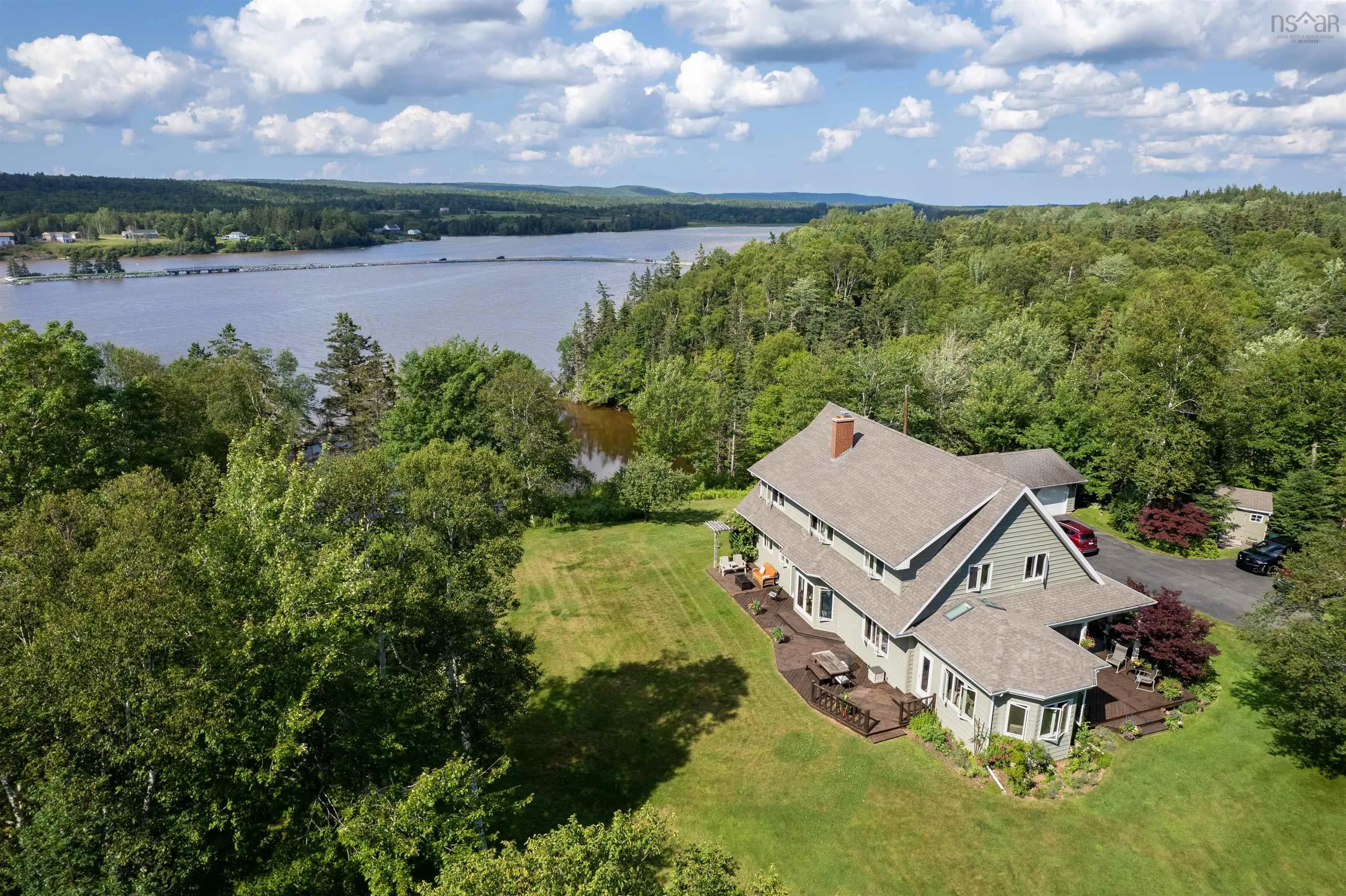 70 Tweednooge Place, East Bay, NS B1J 1M6, 4 Bedrooms Bedrooms, ,3 BathroomsBathrooms,Residential,For Sale,Tweednooge,202517739
