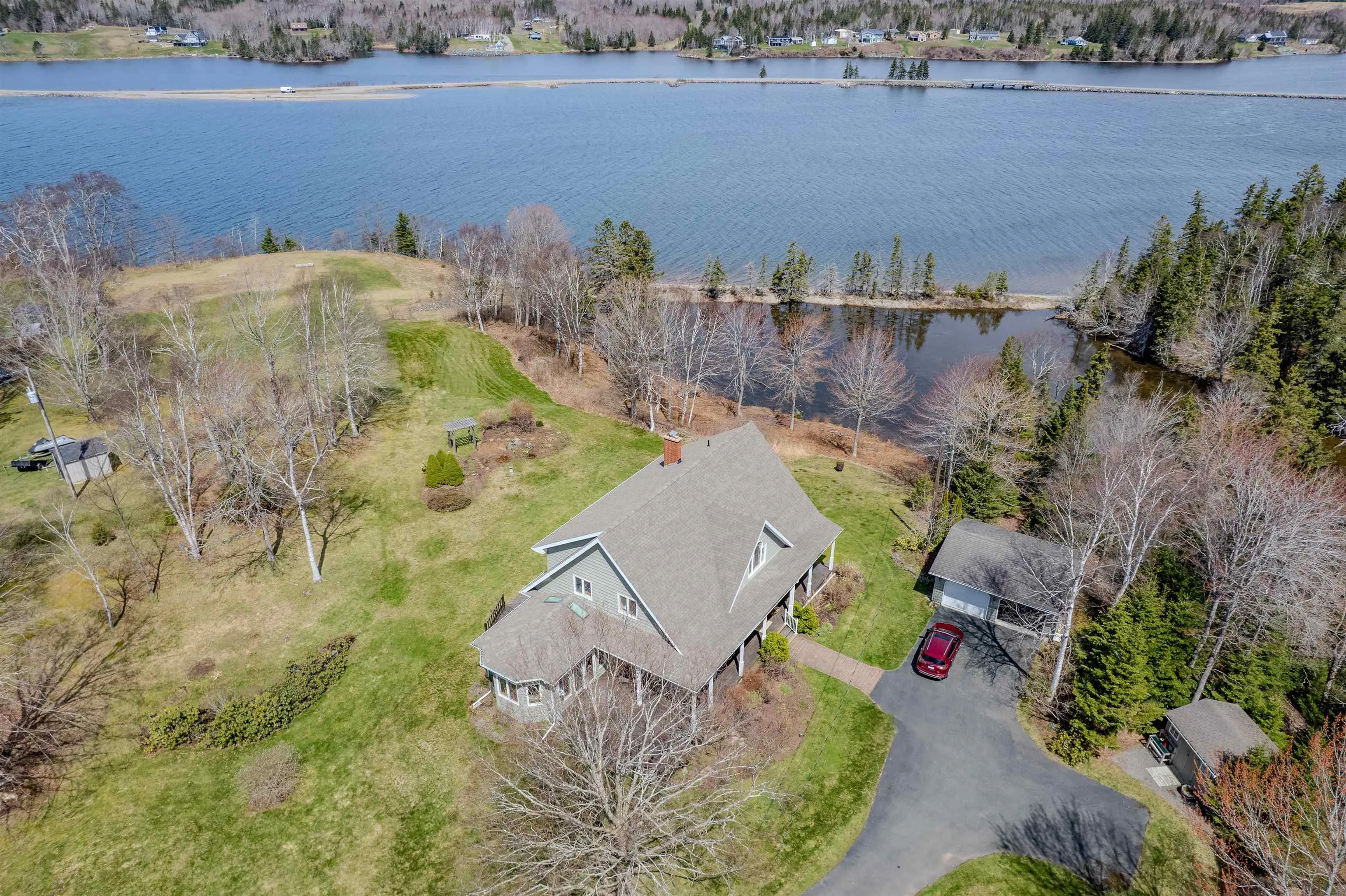 70 Tweednooge Place, East Bay, NS B1J 1M6, 4 Bedrooms Bedrooms, ,3 BathroomsBathrooms,Residential,For Sale,Tweednooge,202517739