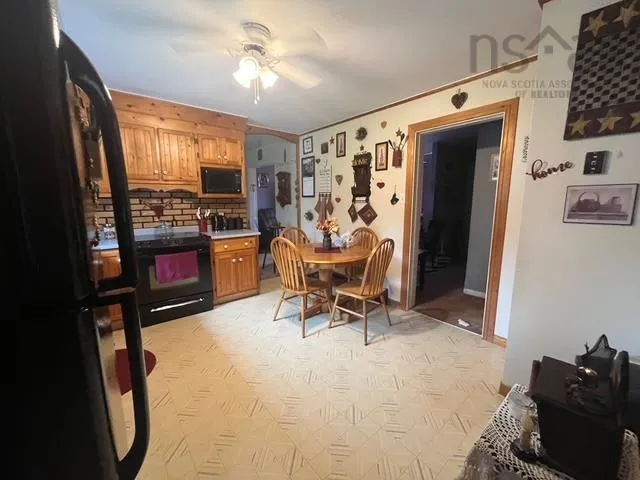 82 High Street, Baddeck, NS B0E 1B0, 3 Bedrooms Bedrooms, ,1 BathroomBathrooms,Residential,For Sale,High,202516626