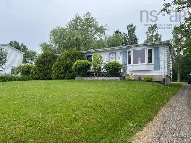 82 High Street, Baddeck, NS B0E 1B0, 3 Bedrooms Bedrooms, ,1 BathroomBathrooms,Residential,For Sale,High,202516626
