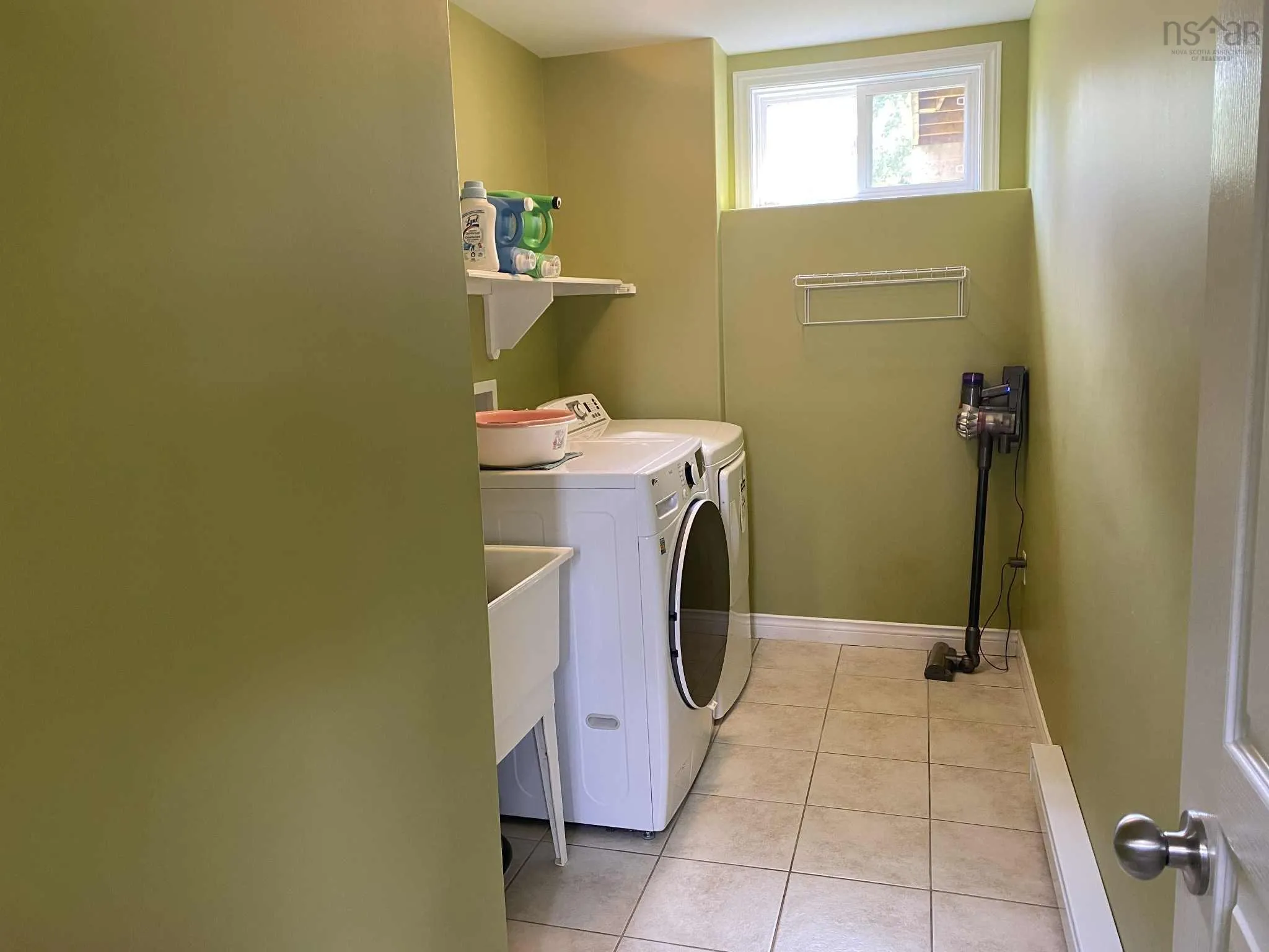 32 Forestgate Drive, Eastern Passage, NS B3G 1P3, 4 Bedrooms Bedrooms, ,2 BathroomsBathrooms,Residential,For Sale,Forestgate,202520888
