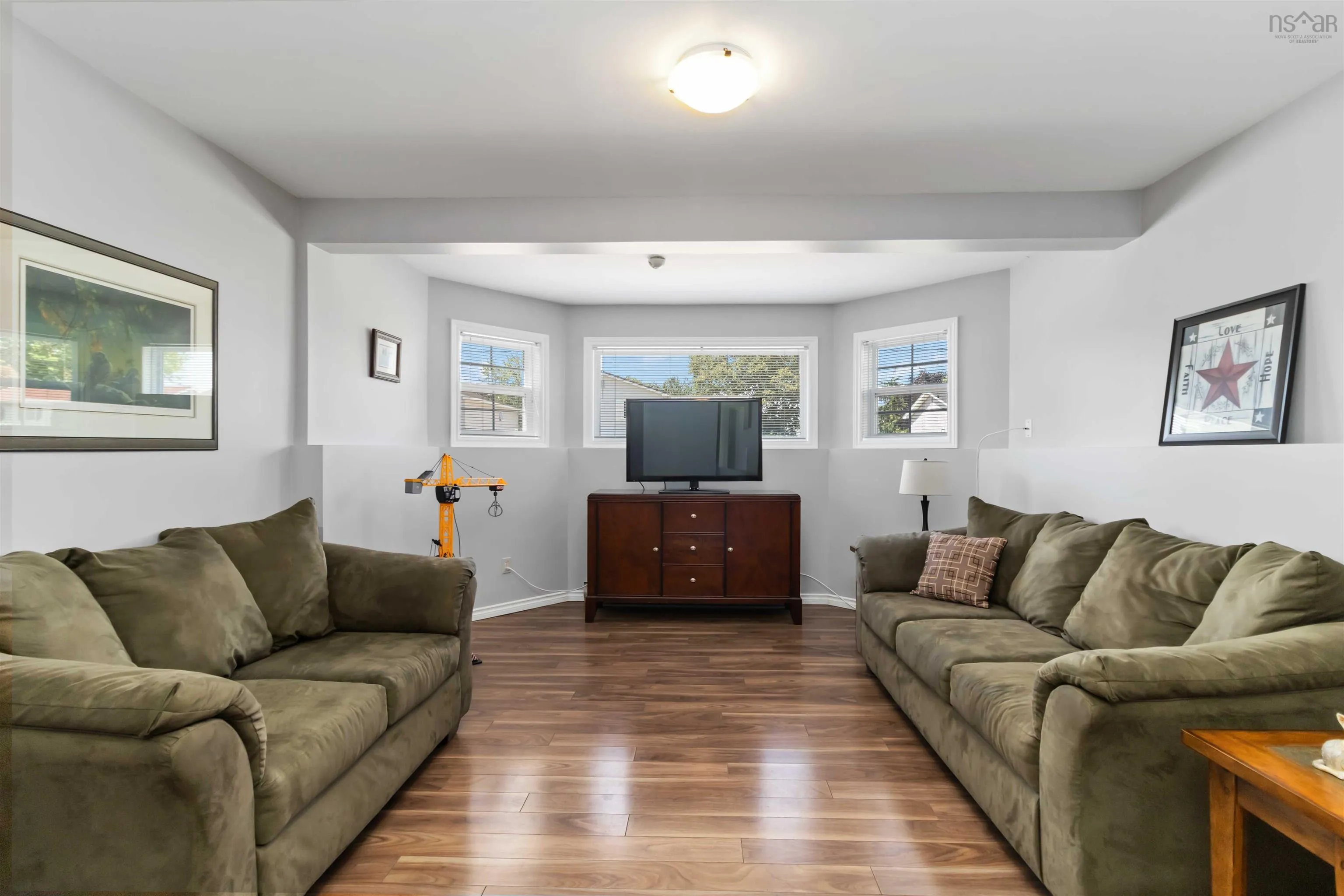 42 P Thomas Drive, Dartmouth, NS B2W 6A1, 5 Bedrooms Bedrooms, ,3 BathroomsBathrooms,Residential,For Sale,P Thomas,202520999