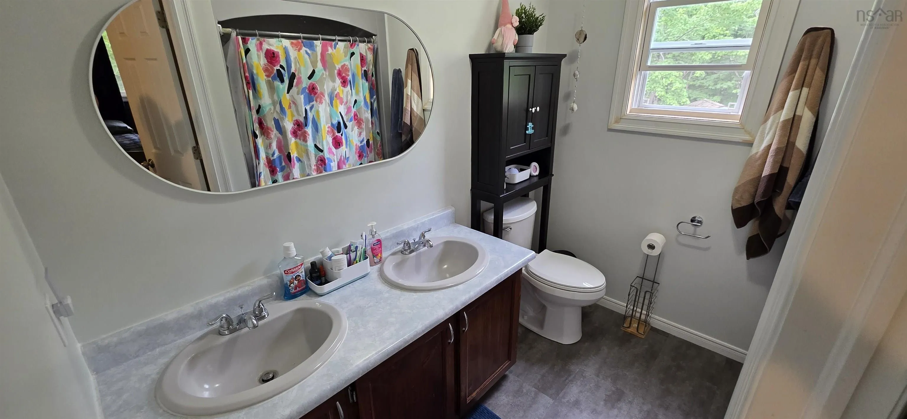 49 Flat Lake Drive, Stillwater, NS B3Z 1G3, 4 Bedrooms Bedrooms, ,4 BathroomsBathrooms,Residential,For Sale,Flat Lake,202519684