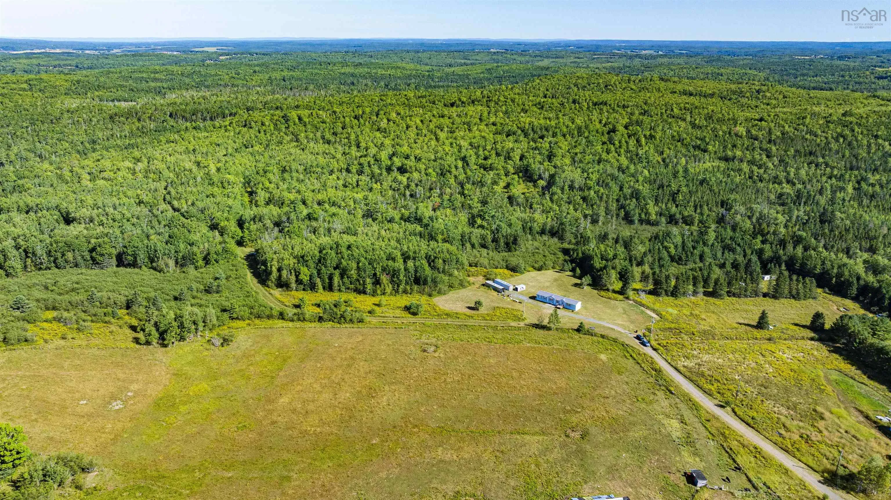 402 Johnson Road, Coldstream, NS B0N 2J0, 3 Bedrooms Bedrooms, ,2 BathroomsBathrooms,Residential,For Sale,Johnson,202521792