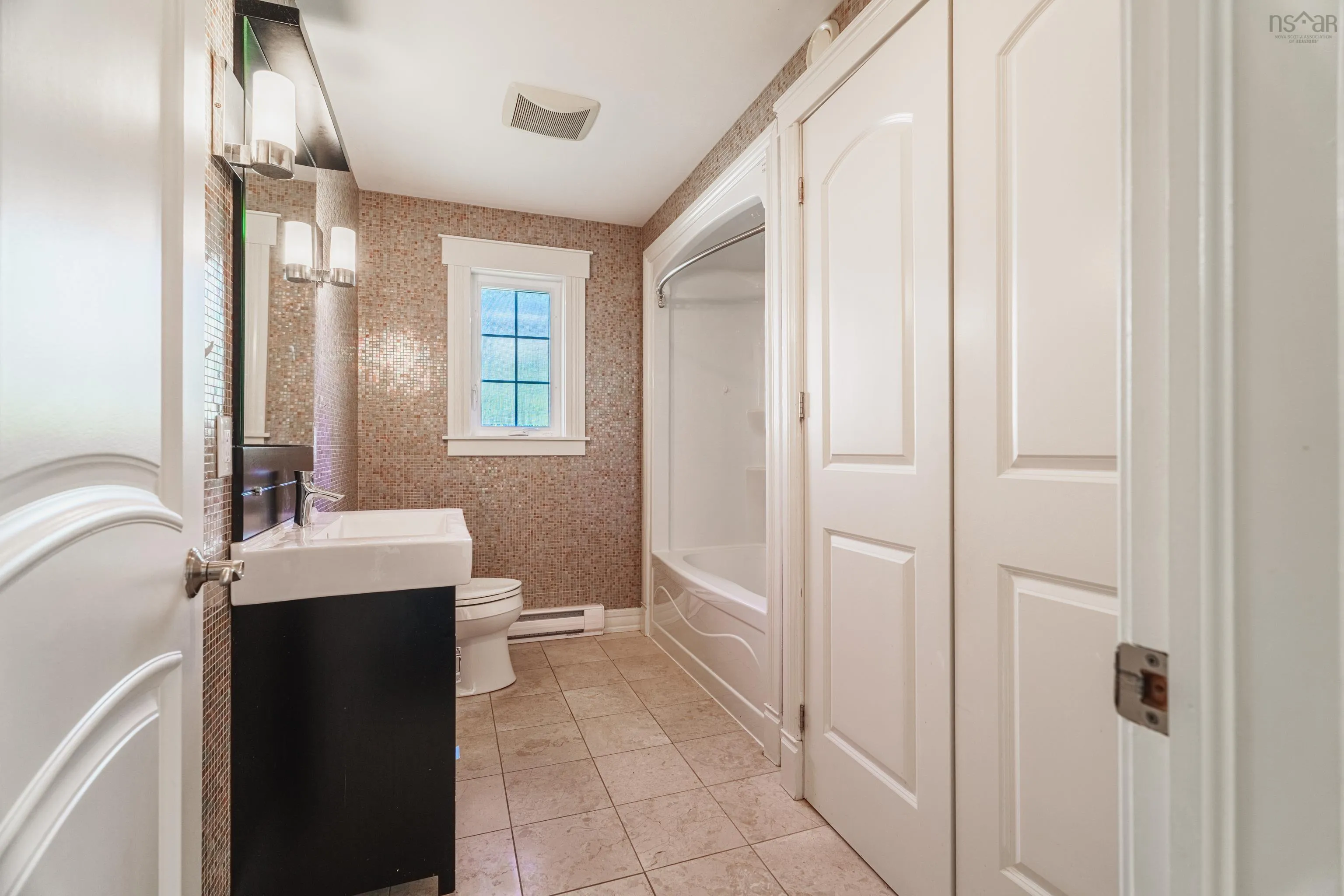 11 Laurentian Drive, Halifax, NS B3M 3G2, 3 Bedrooms Bedrooms, ,4 BathroomsBathrooms,Residential,For Sale,Laurentian,202521688